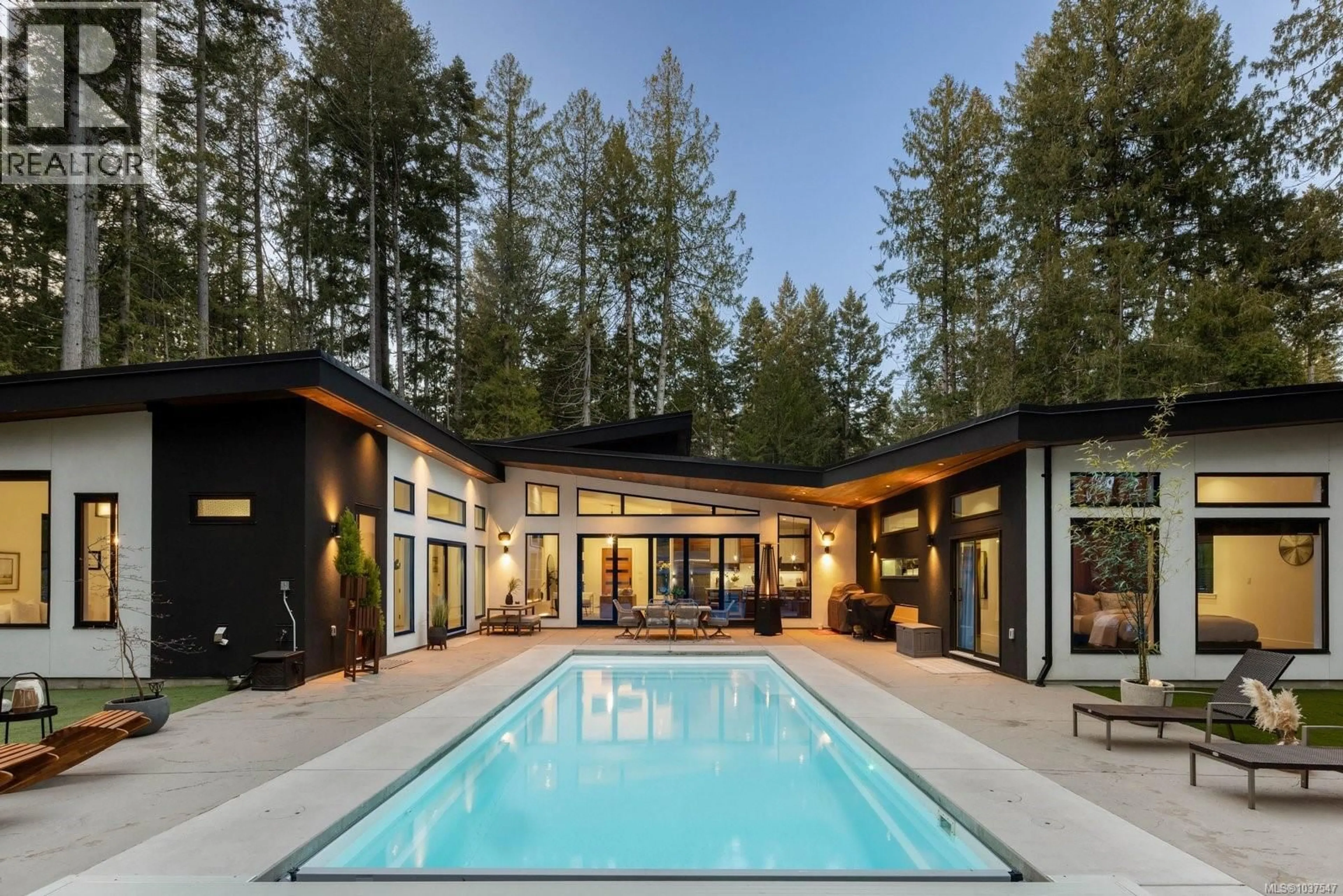 Pool for 867 BRADLEY DYNE ROAD, North Saanich British Columbia V8L5H1