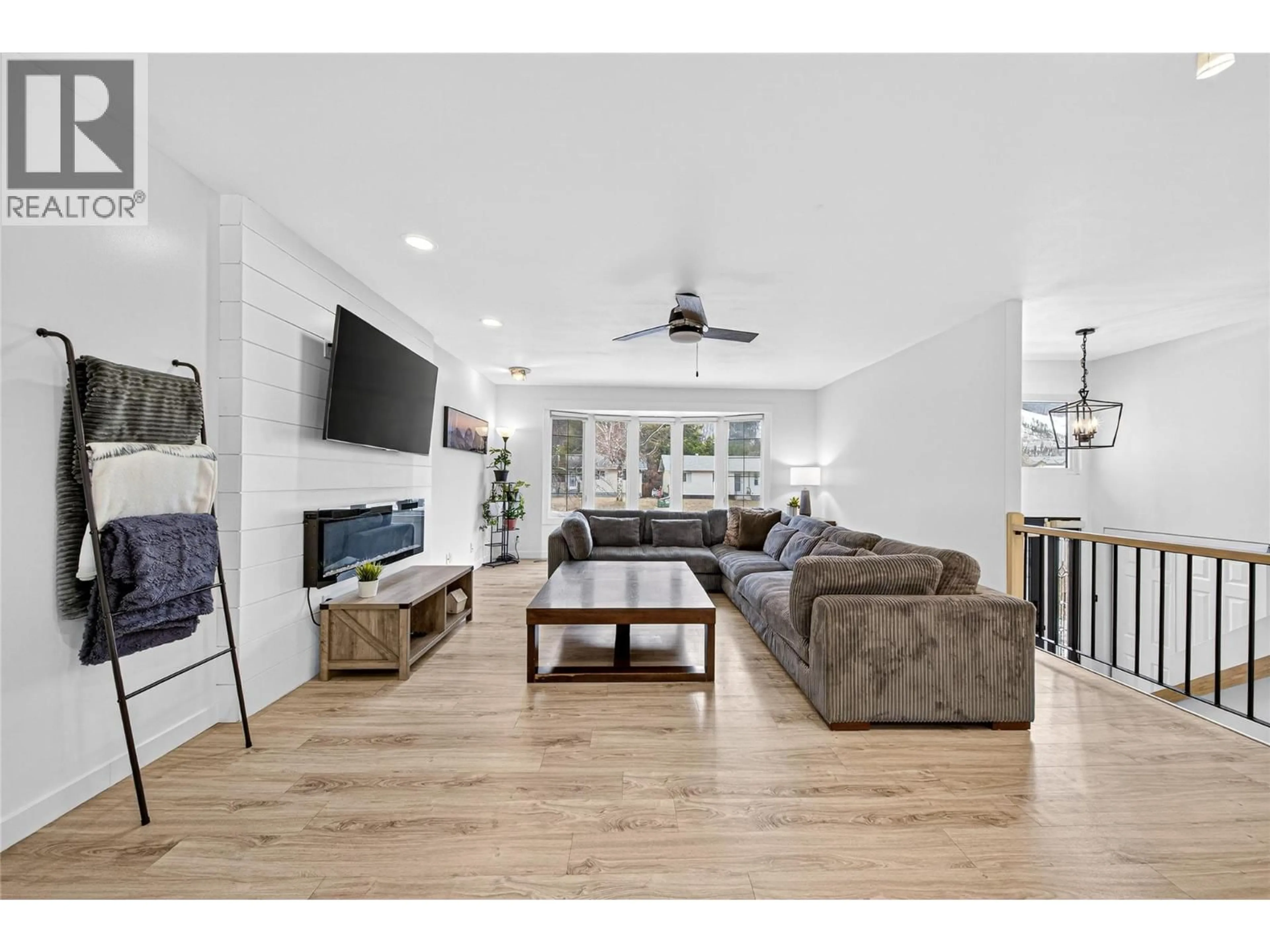 Living room with furniture, unknown for 456 ENGELMANN SPRUCE DRIVE, Sparwood British Columbia V0B2G0