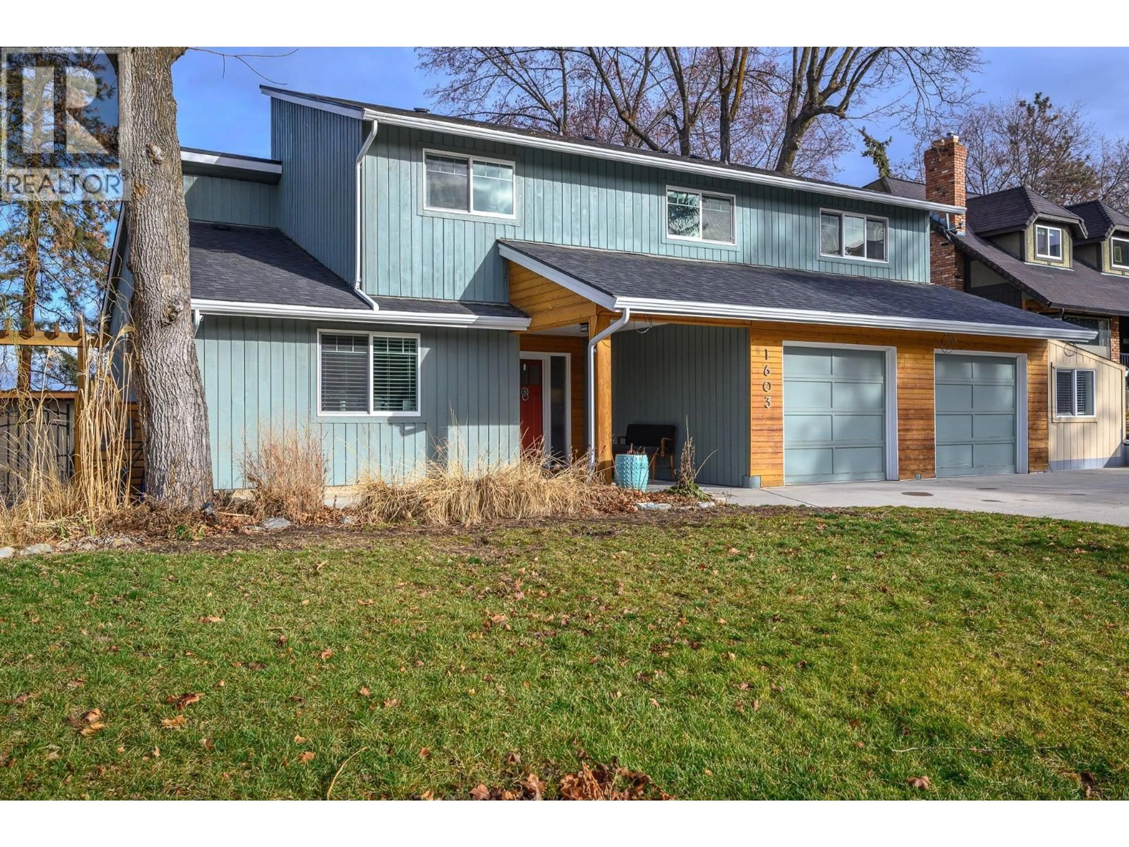 Home with vinyl exterior material, street for 1603 39A AVENUE, Vernon British Columbia V1T7S3