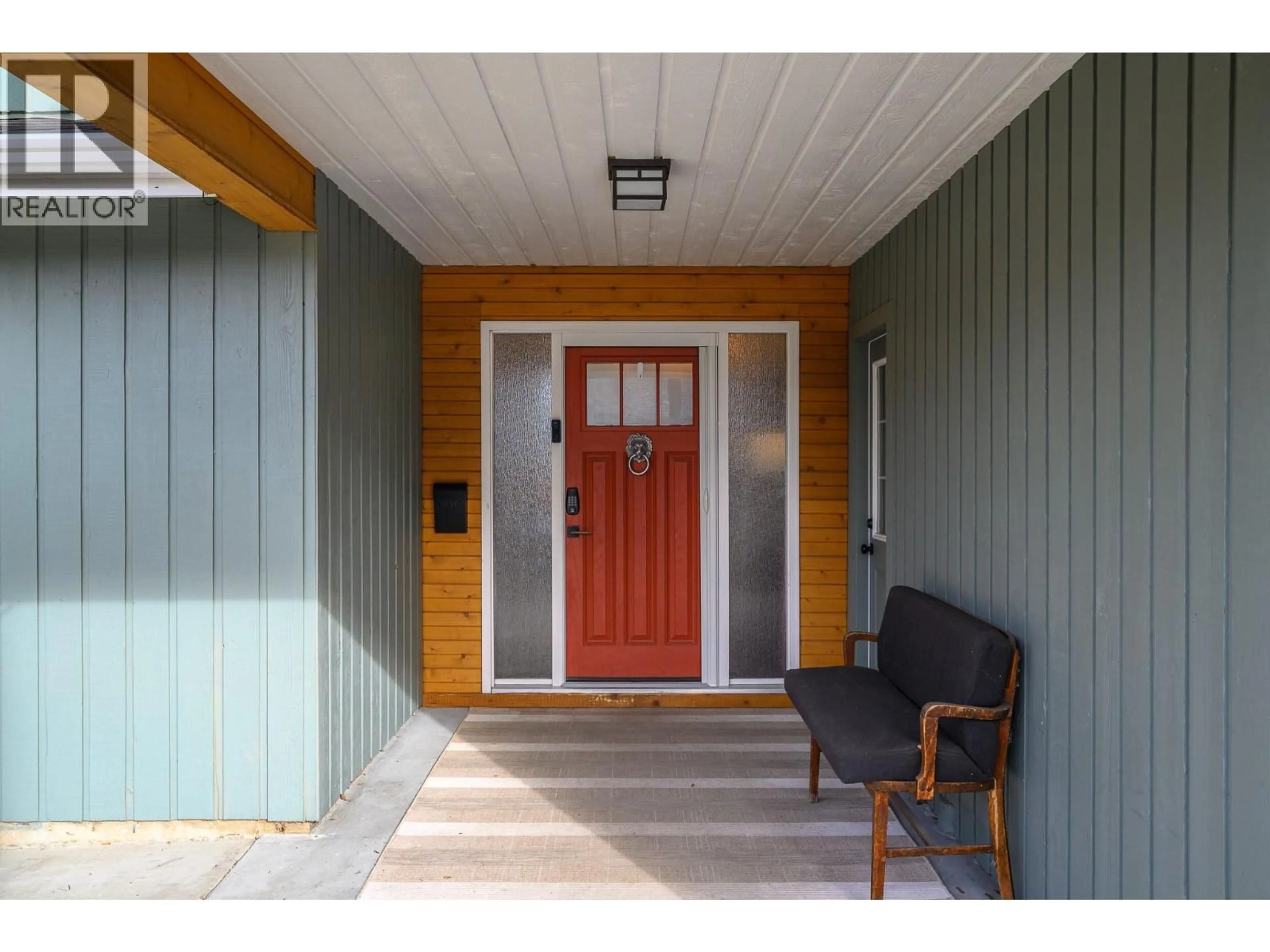 Indoor entryway for 1603 39A AVENUE, Vernon British Columbia V1T7S3