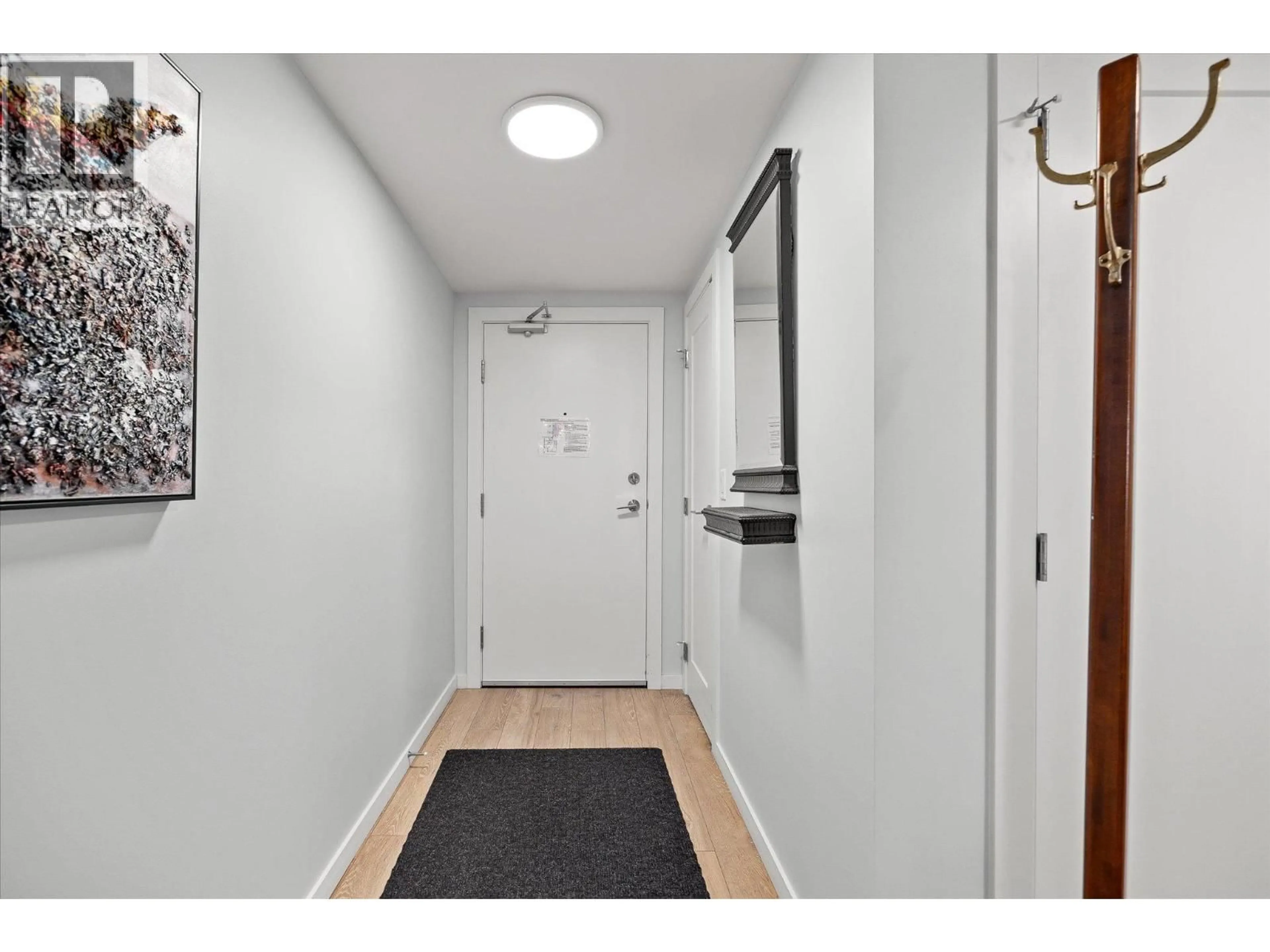 Indoor entryway for 902 - 485 GROVES AVENUE, Kelowna British Columbia V1Y0C1