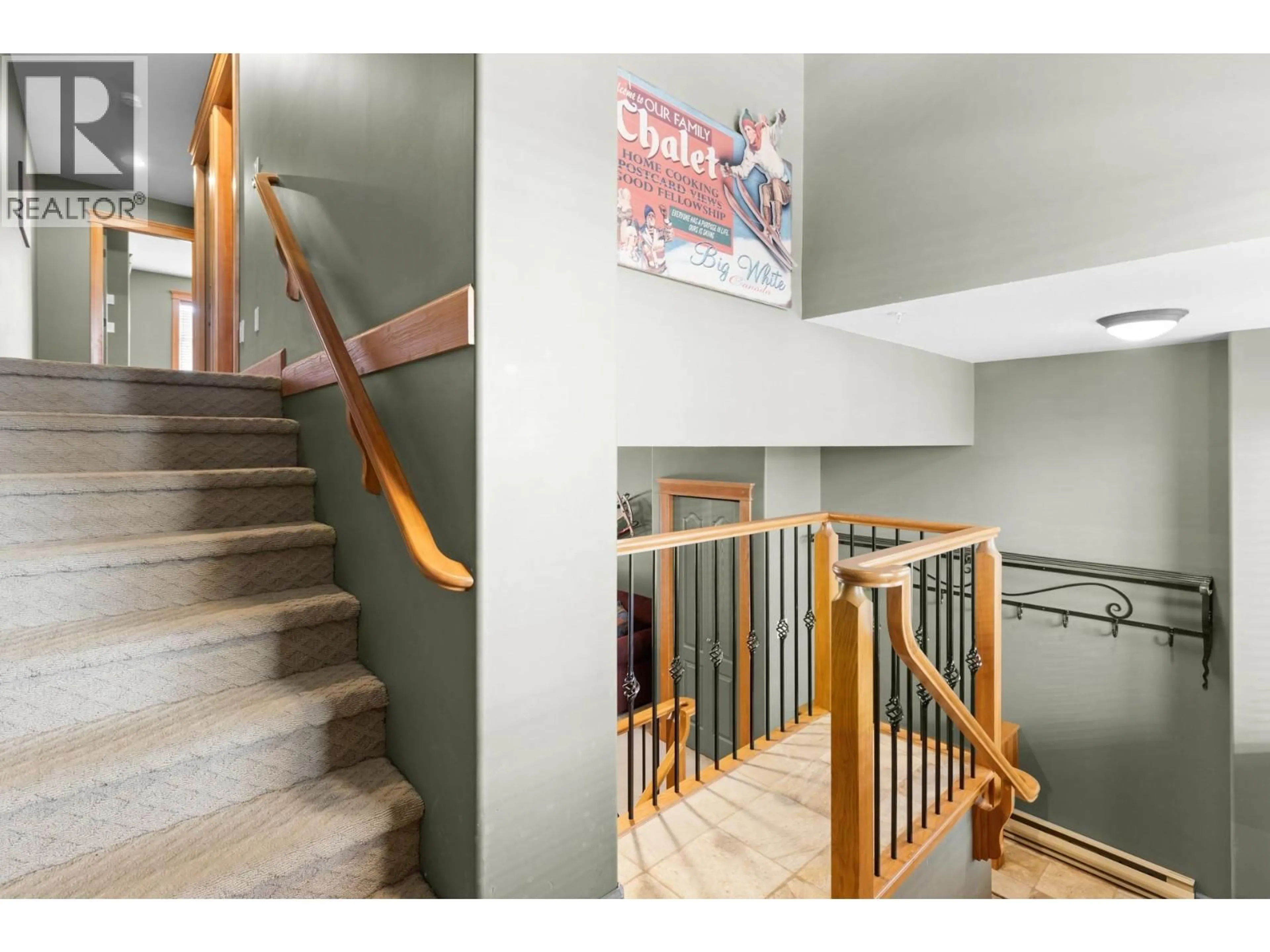 Indoor foyer for 33 - 7640 PORCUPINE ROAD, Big White British Columbia V1P1T4