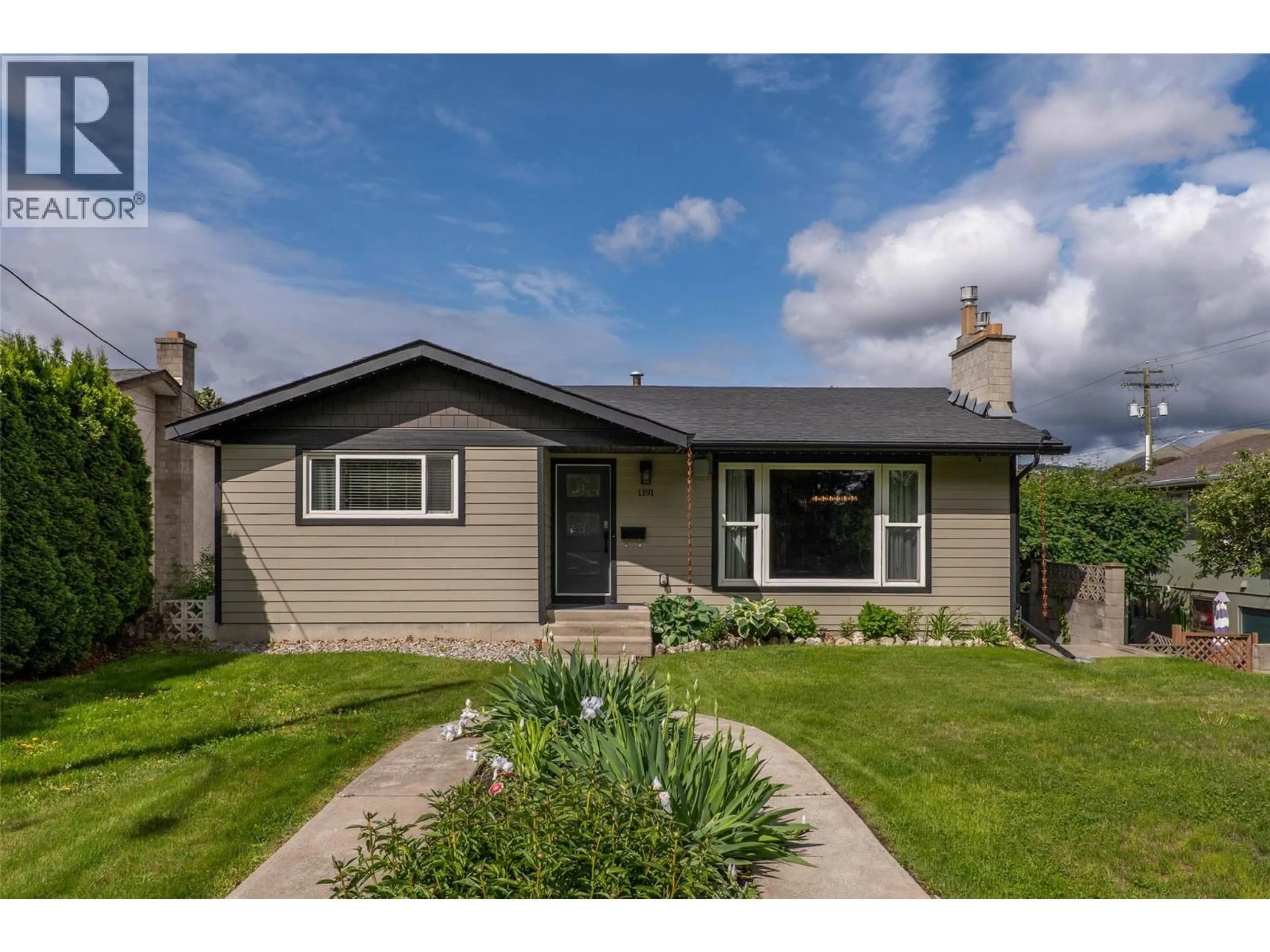 Home with vinyl exterior material, street for 1191 SCHUBERT DRIVE, Kamloops British Columbia V2B7M4