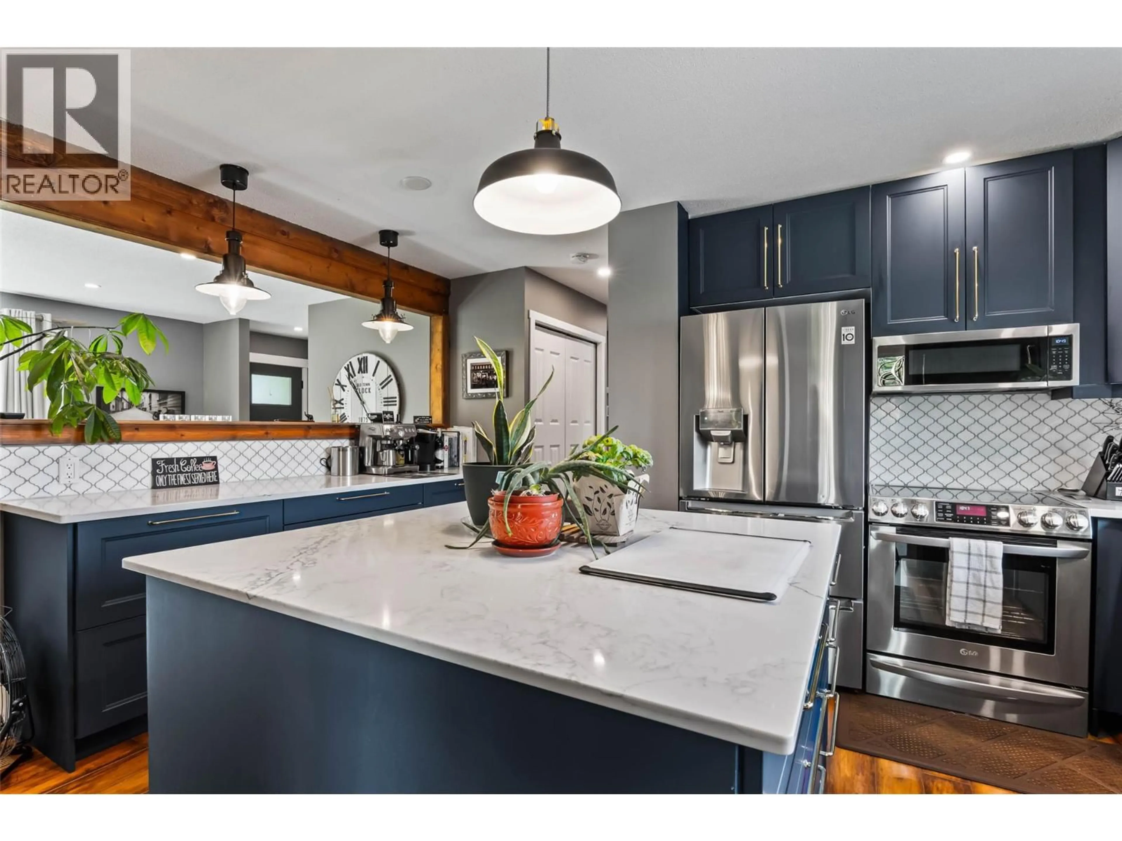 Contemporary kitchen, ceramic/tile floor for 1191 SCHUBERT DRIVE, Kamloops British Columbia V2B7M4