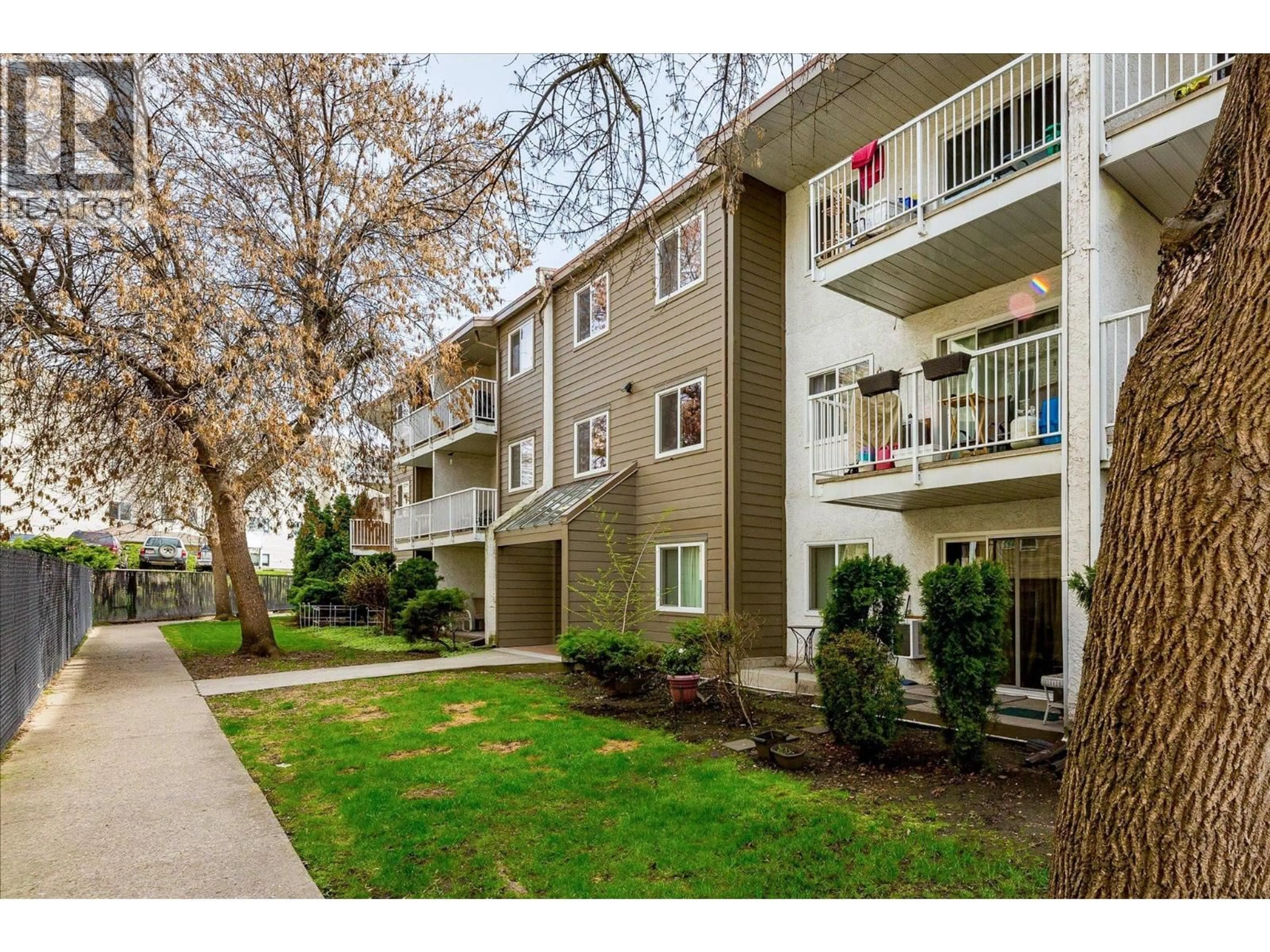 Patio, street for 108 - 395 FRANKLYN ROAD, Kelowna British Columbia V1X5X8