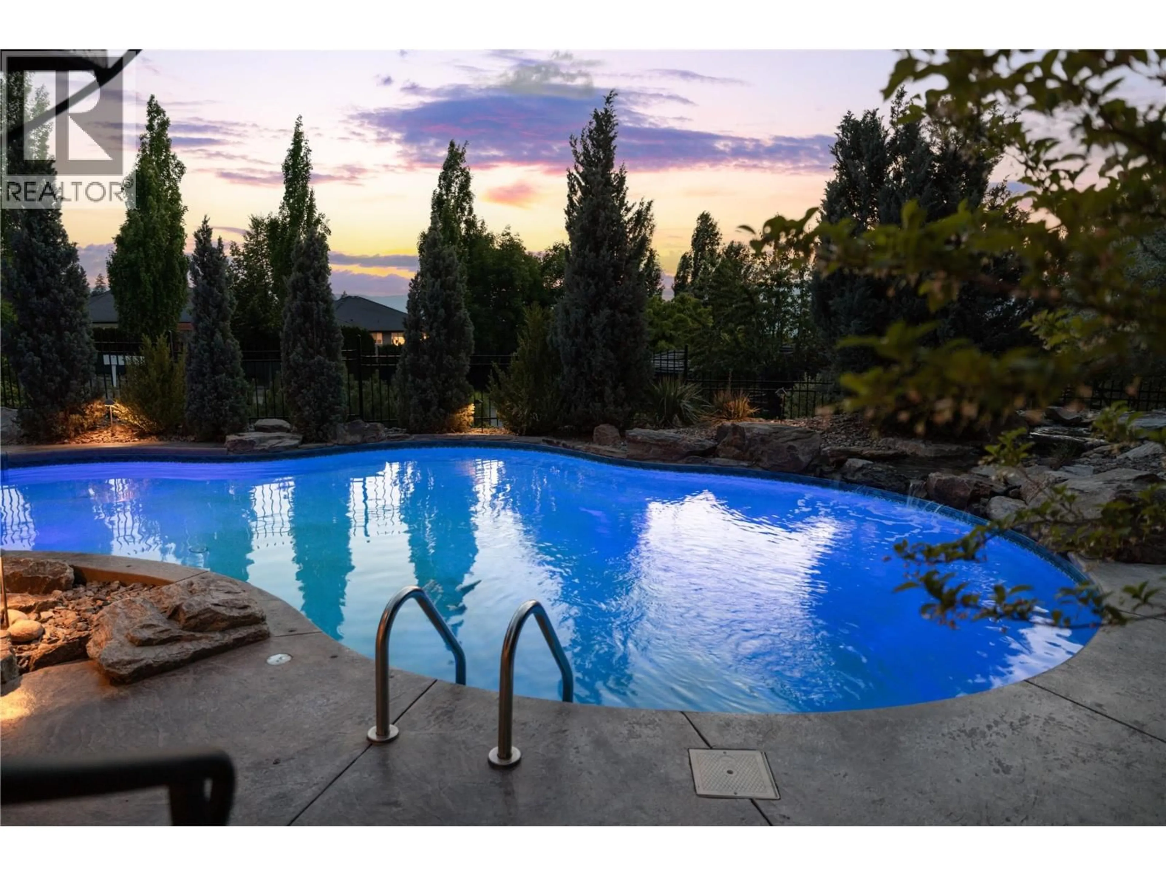 Pool for 710 ARBOR VIEW DRIVE, Kelowna British Columbia V1W4Y2