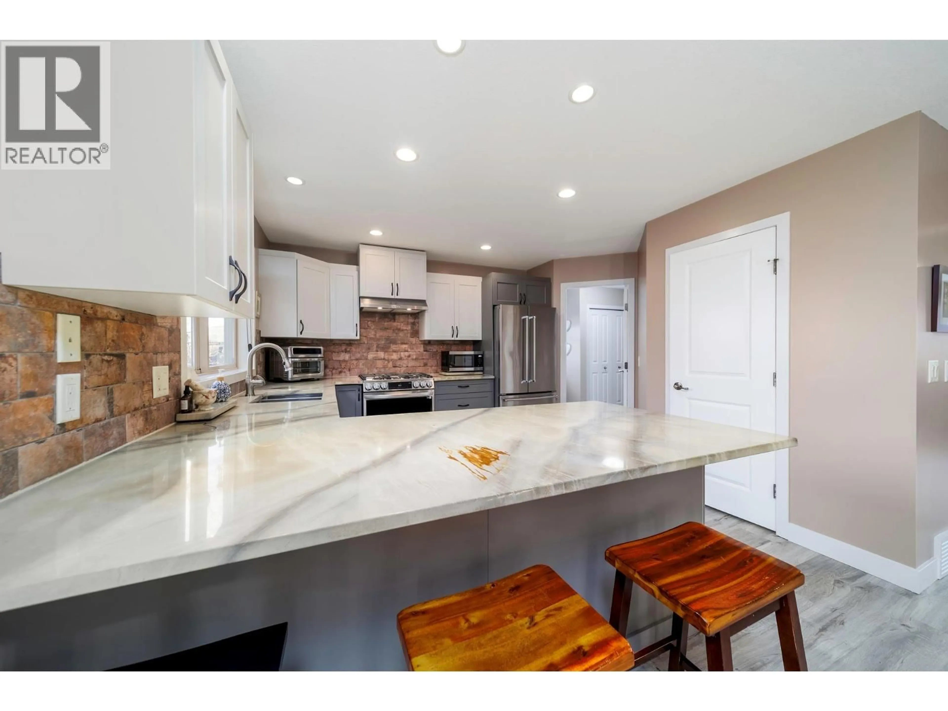 Open concept kitchen, ceramic/tile floor for 860 GALBRAITH PLACE, Kelowna British Columbia V1X8A2