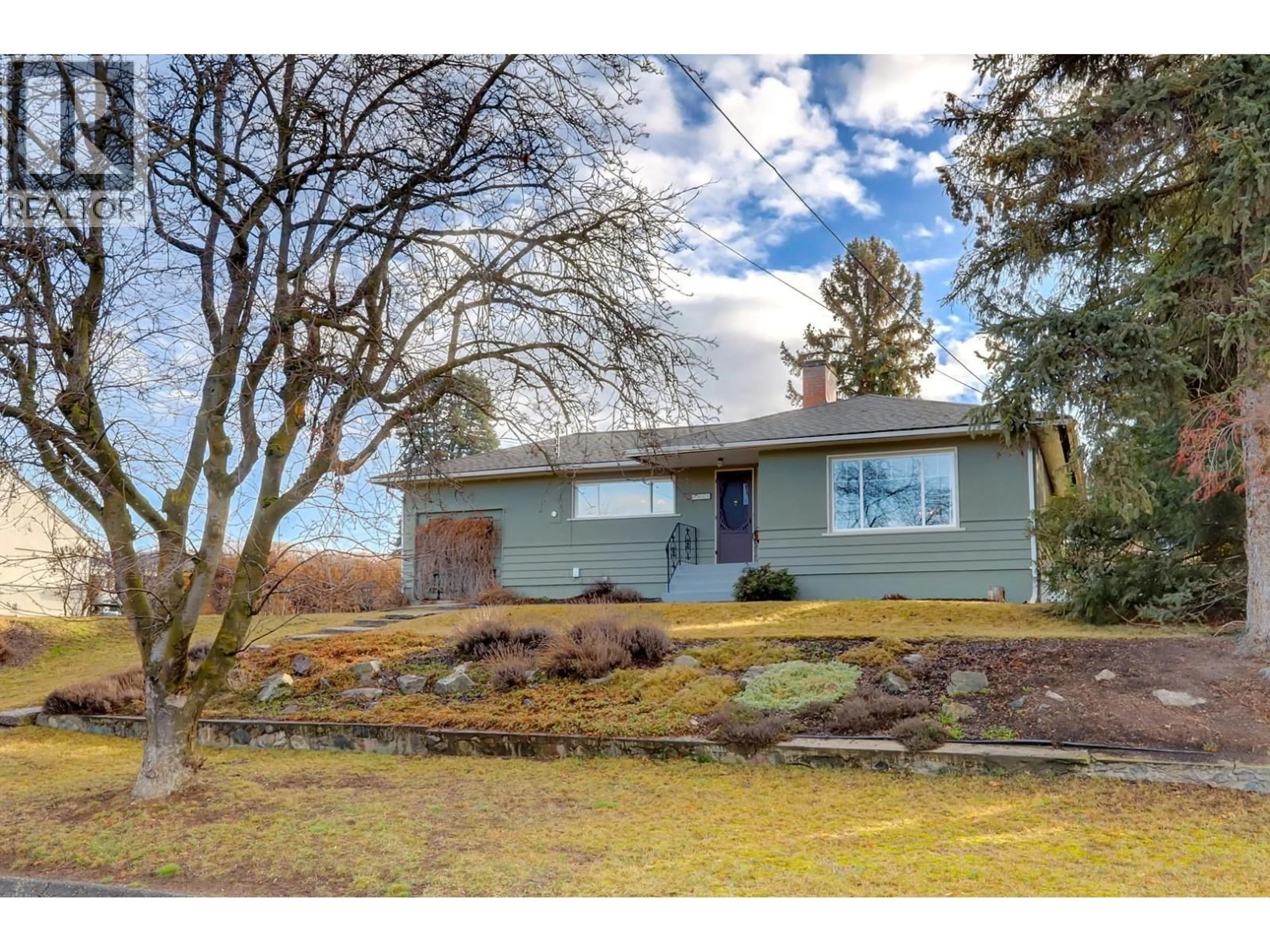 Home with vinyl exterior material, street for 3401 20 STREET, Vernon British Columbia V1T4C6