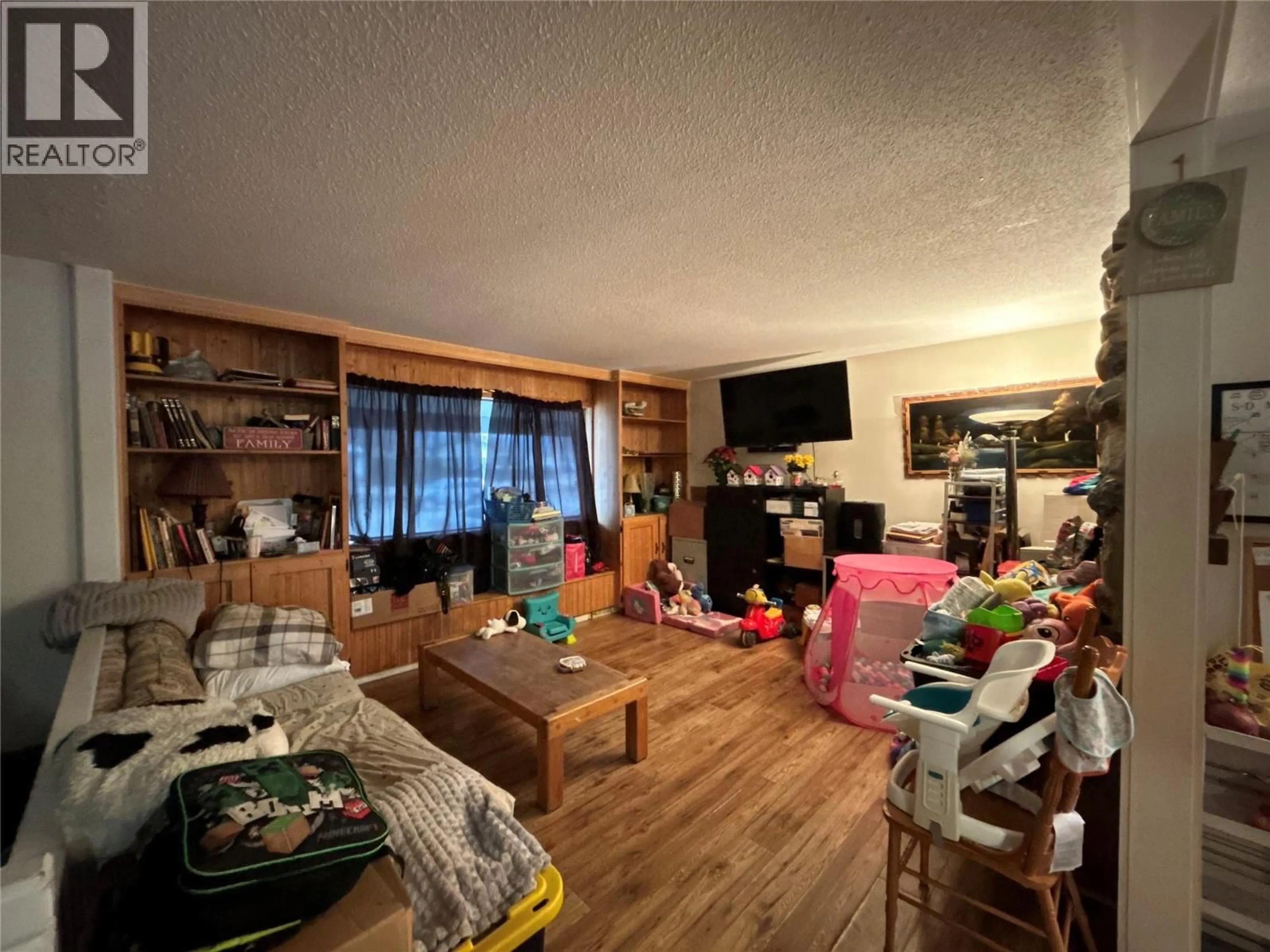 A pic of a room for 3060 SPRINGFIELD ROAD, Kelowna British Columbia V1X1A5