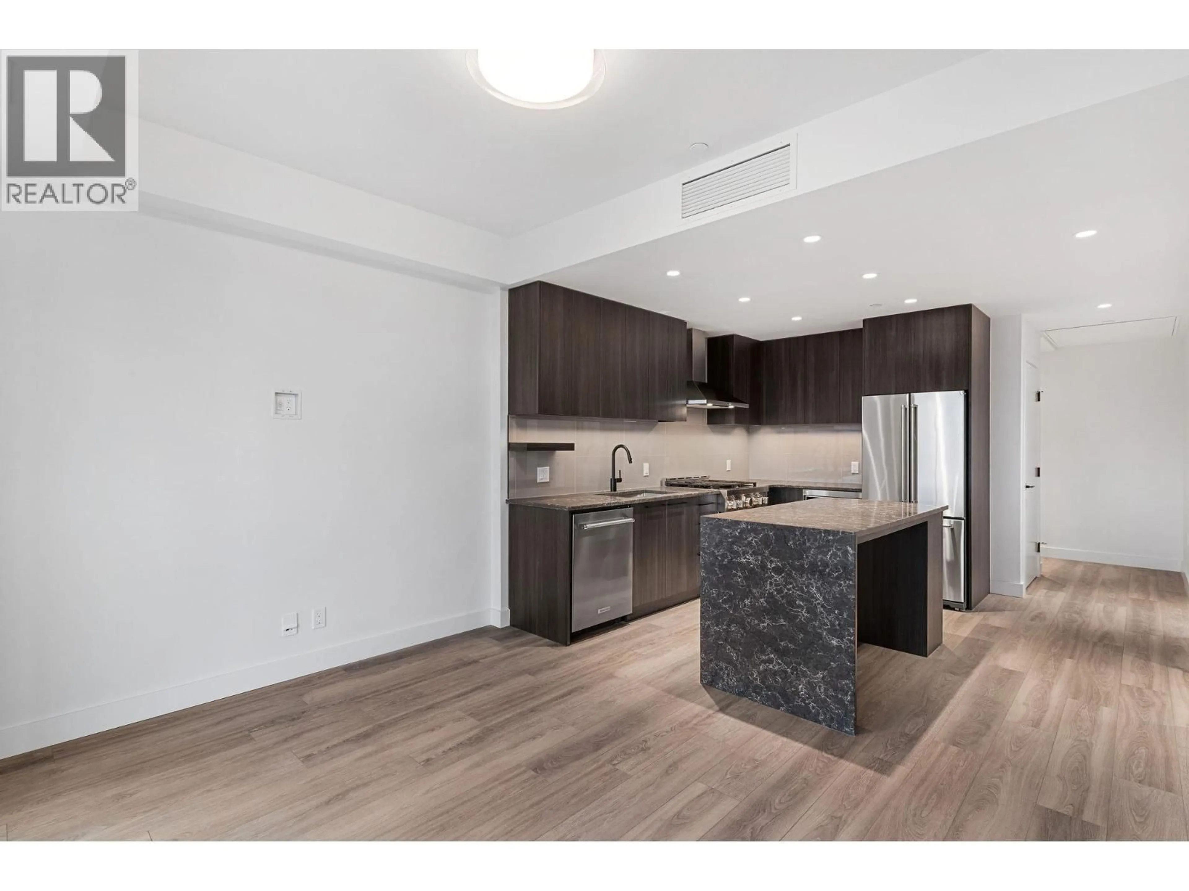 Unknown for 310 - 3051 ABBOTT STREET, Kelowna British Columbia V1Y0P1