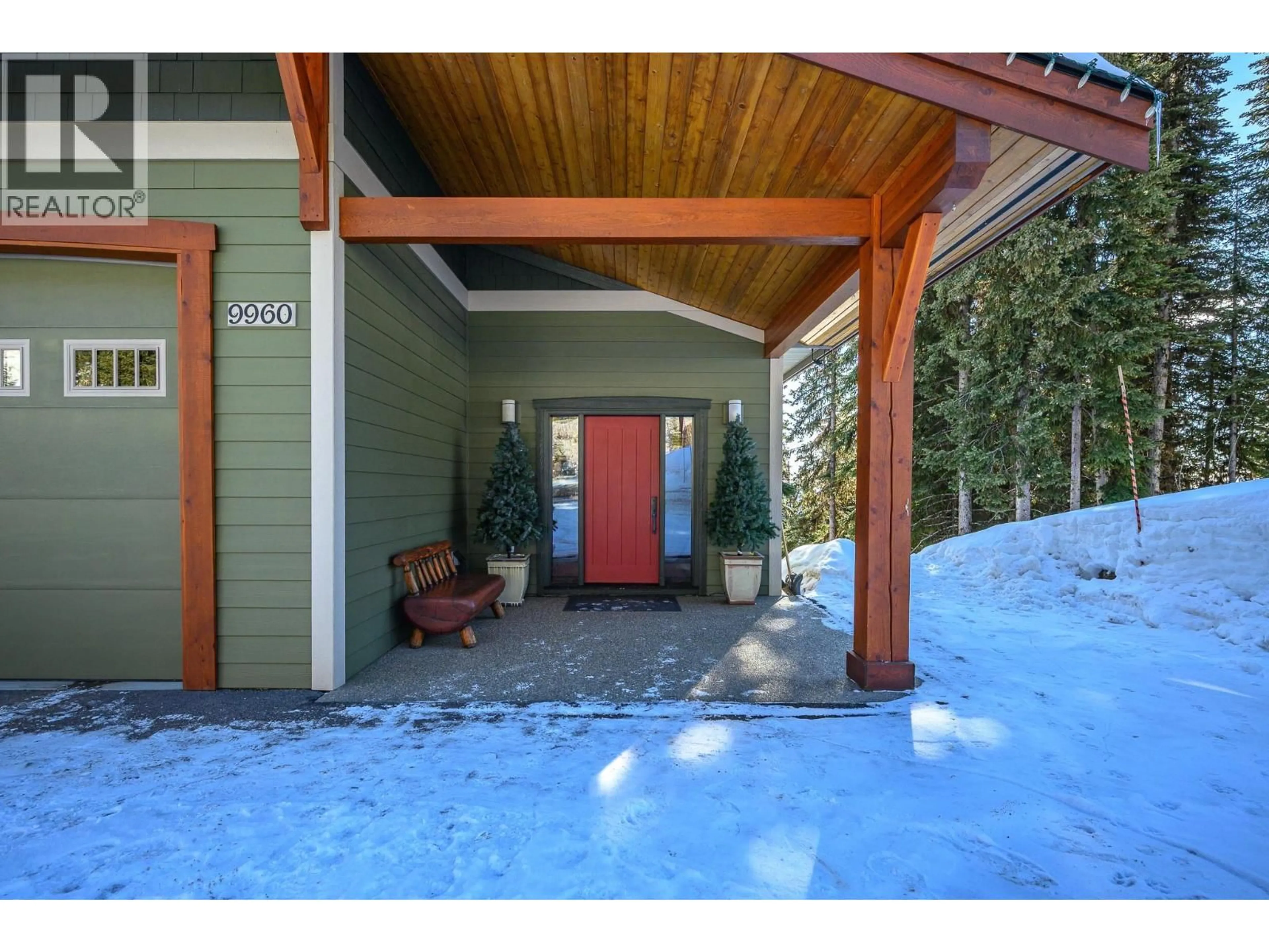 Indoor entryway for 9960 CATHEDRAL DRIVE, Silver Star British Columbia V1B0S1