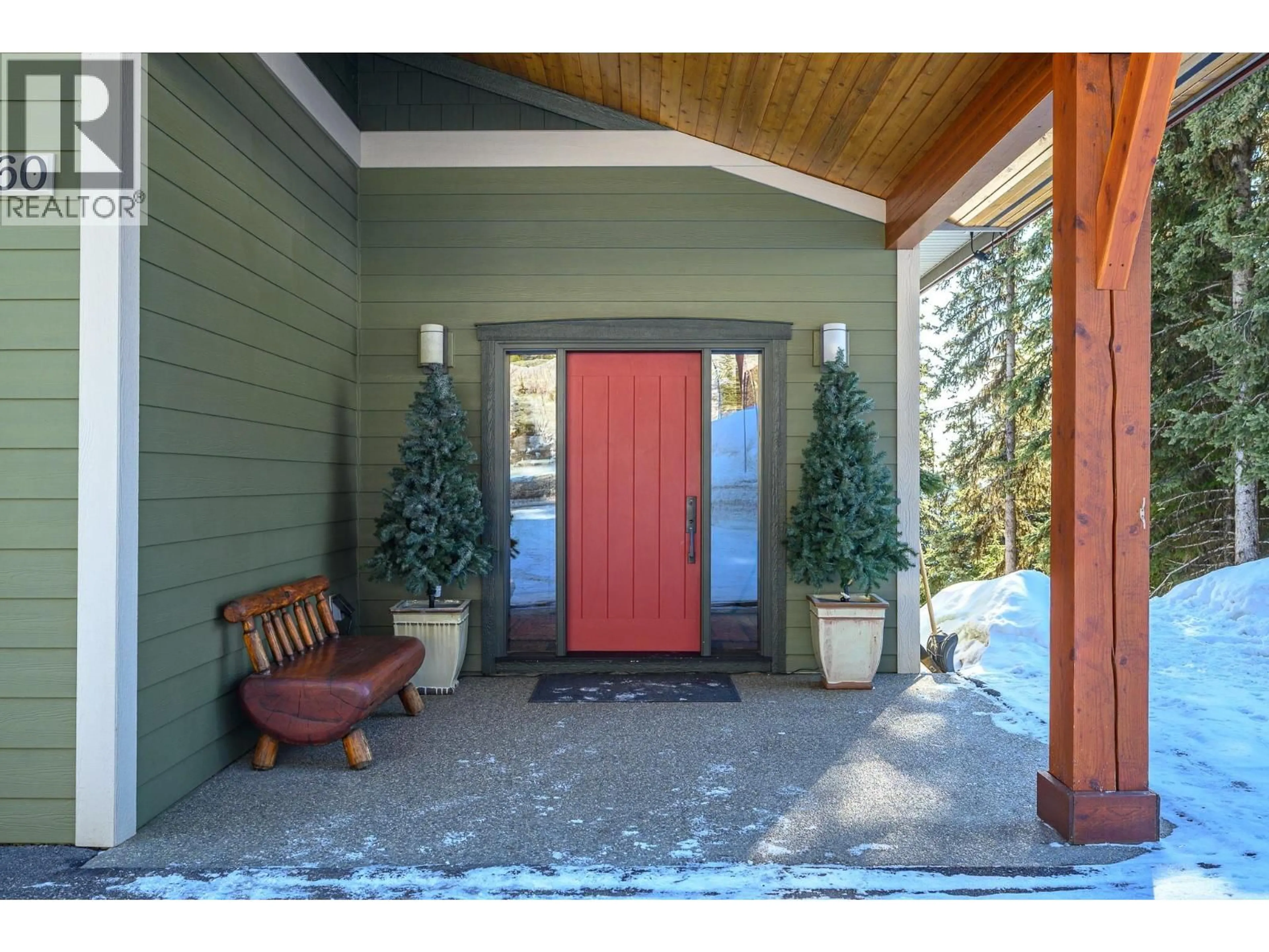 Indoor entryway for 9960 CATHEDRAL DRIVE, Silver Star British Columbia V1B0S1