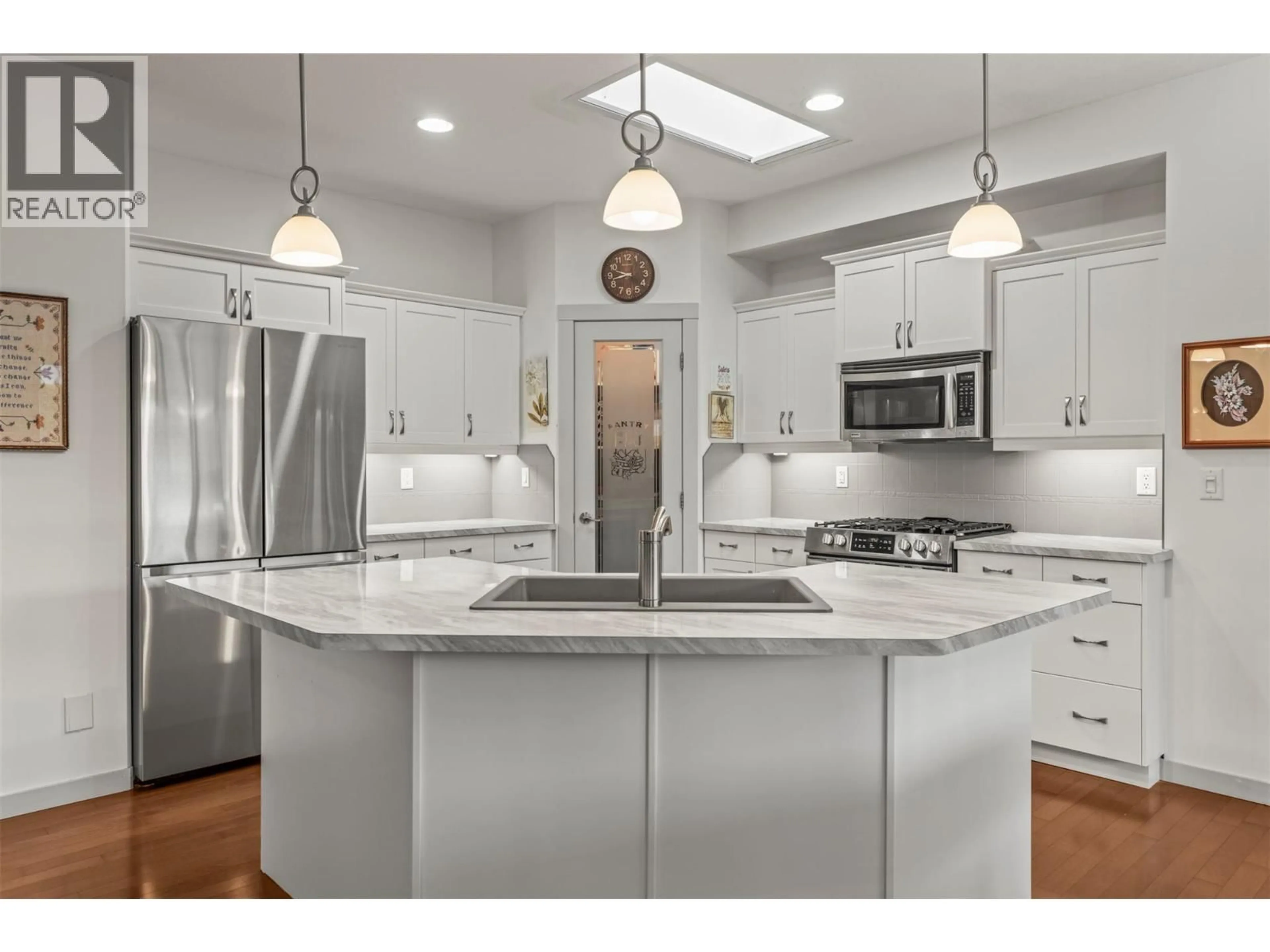 Open concept kitchen, ceramic/tile floor for 19 - 6450 OKANAGAN LANDING ROAD, Vernon British Columbia V1H2H5