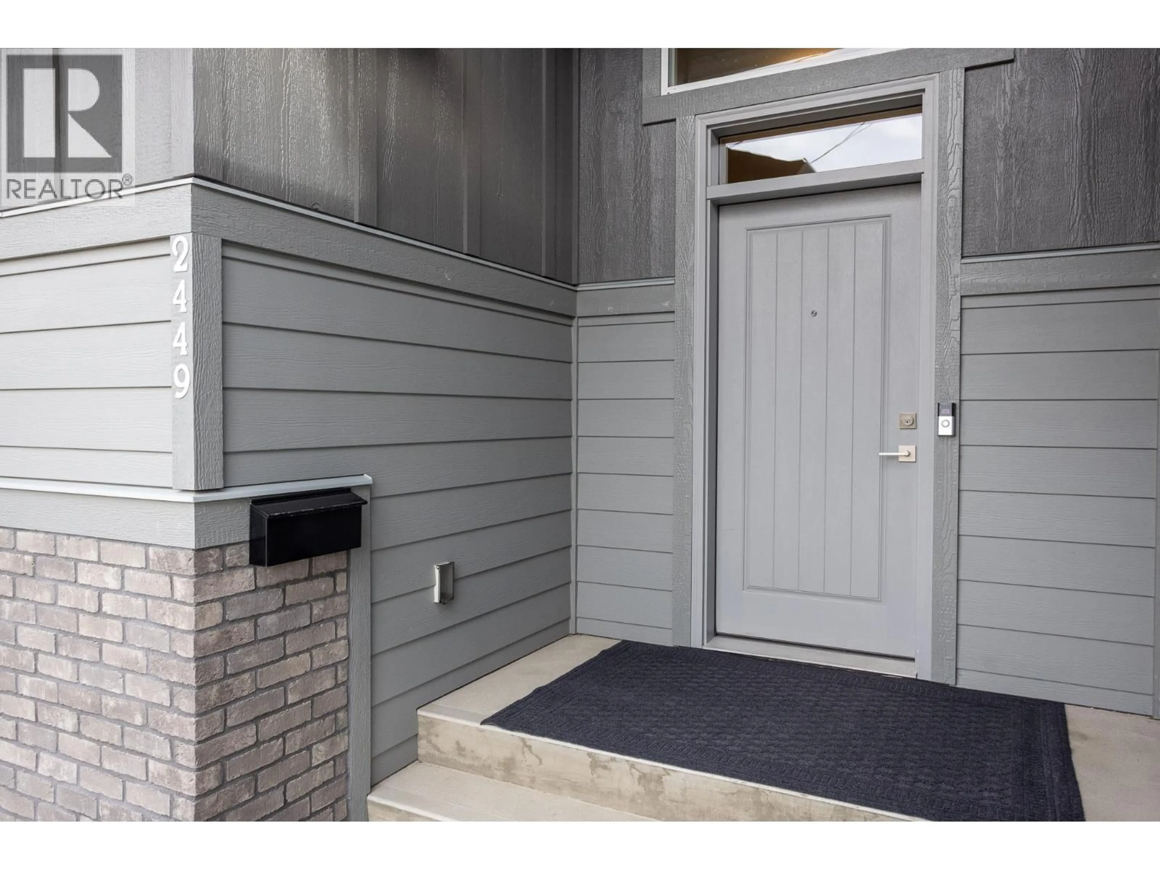 Indoor entryway for 2449 HARMON ROAD, West Kelowna British Columbia V1Z2C1