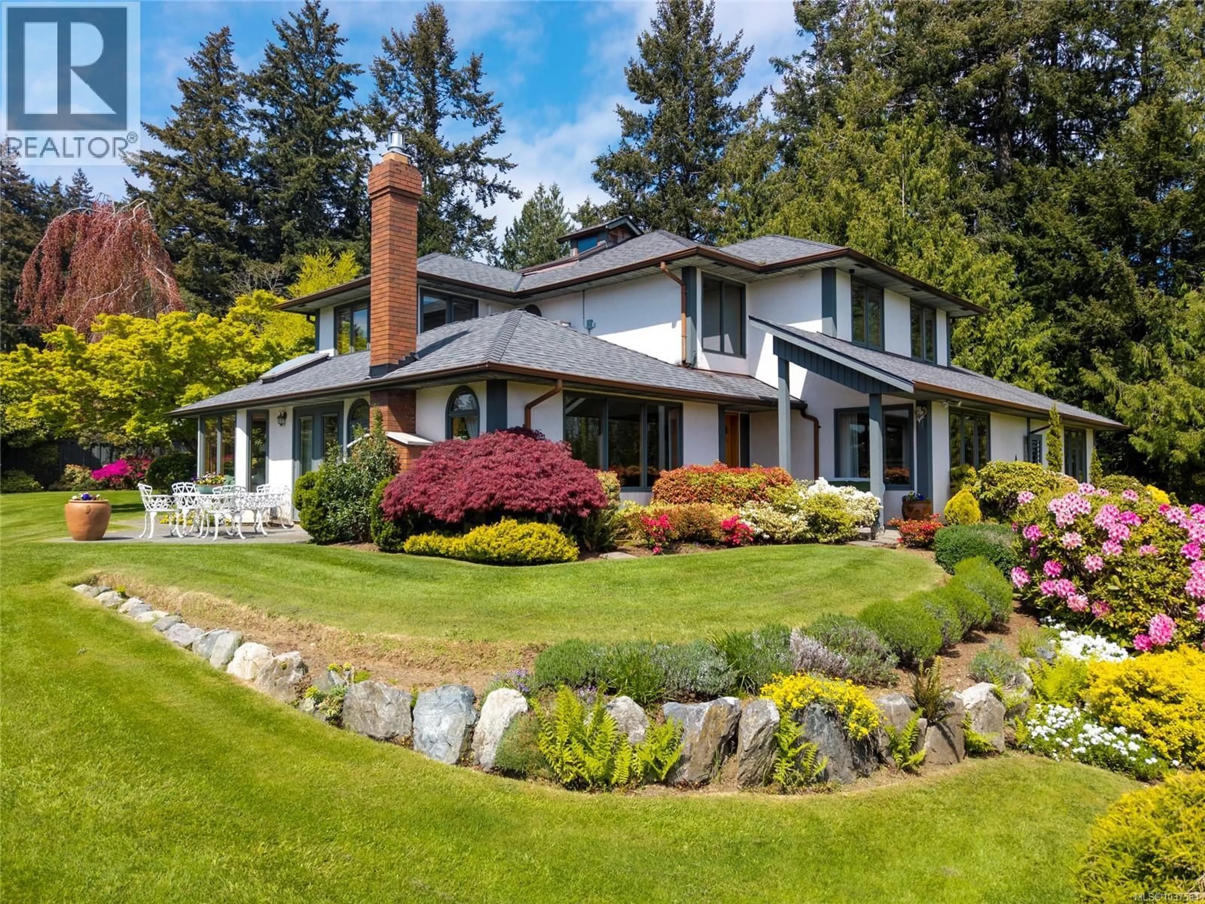 Home with vinyl exterior material, unknown for 6412 BRYN ROAD, Central Saanich British Columbia V8M1X6
