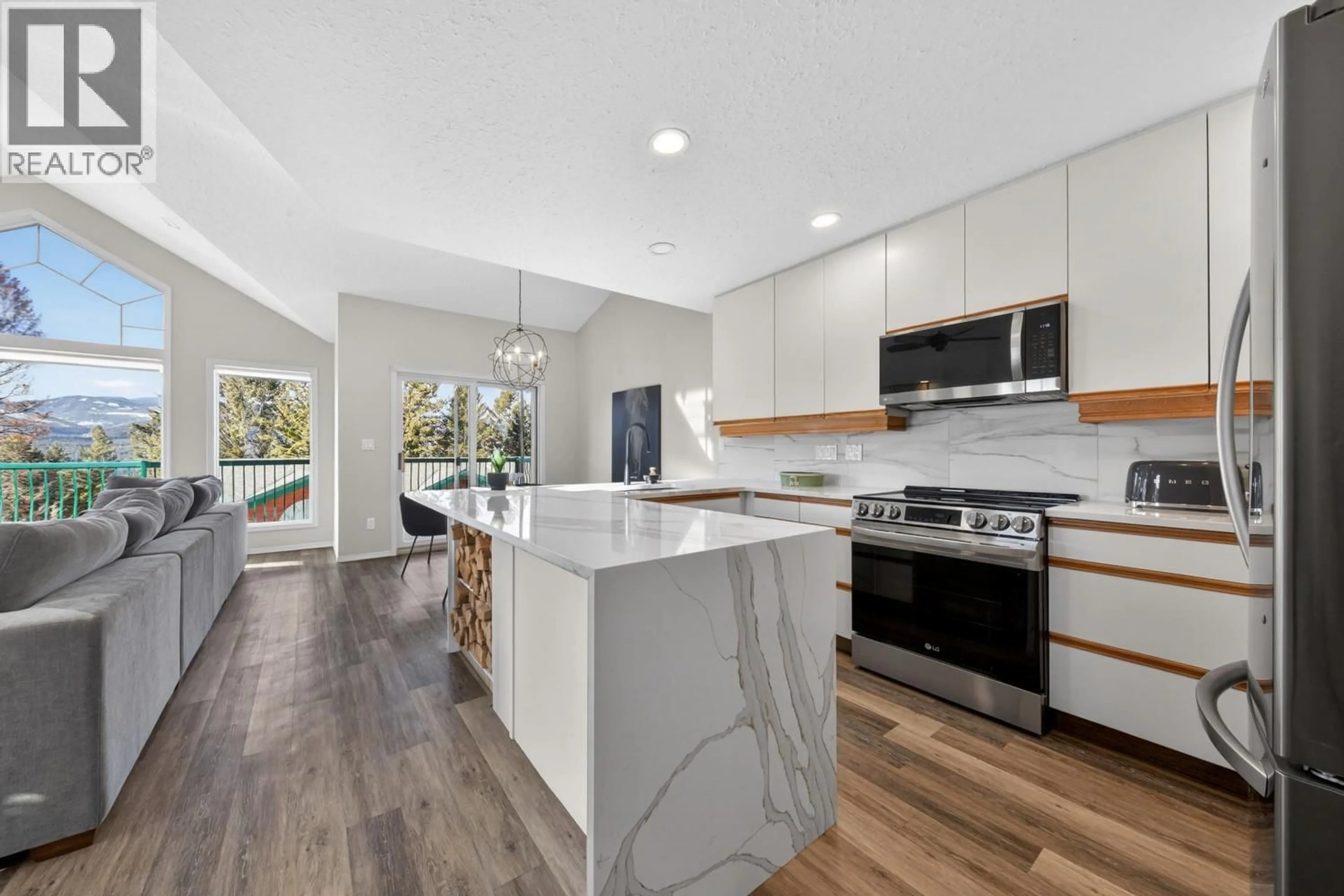 Open concept kitchen, ceramic/tile floor for 605 - 5155 FAIRWAY DRIVE, Fairmont Hot Springs British Columbia V0B1L1