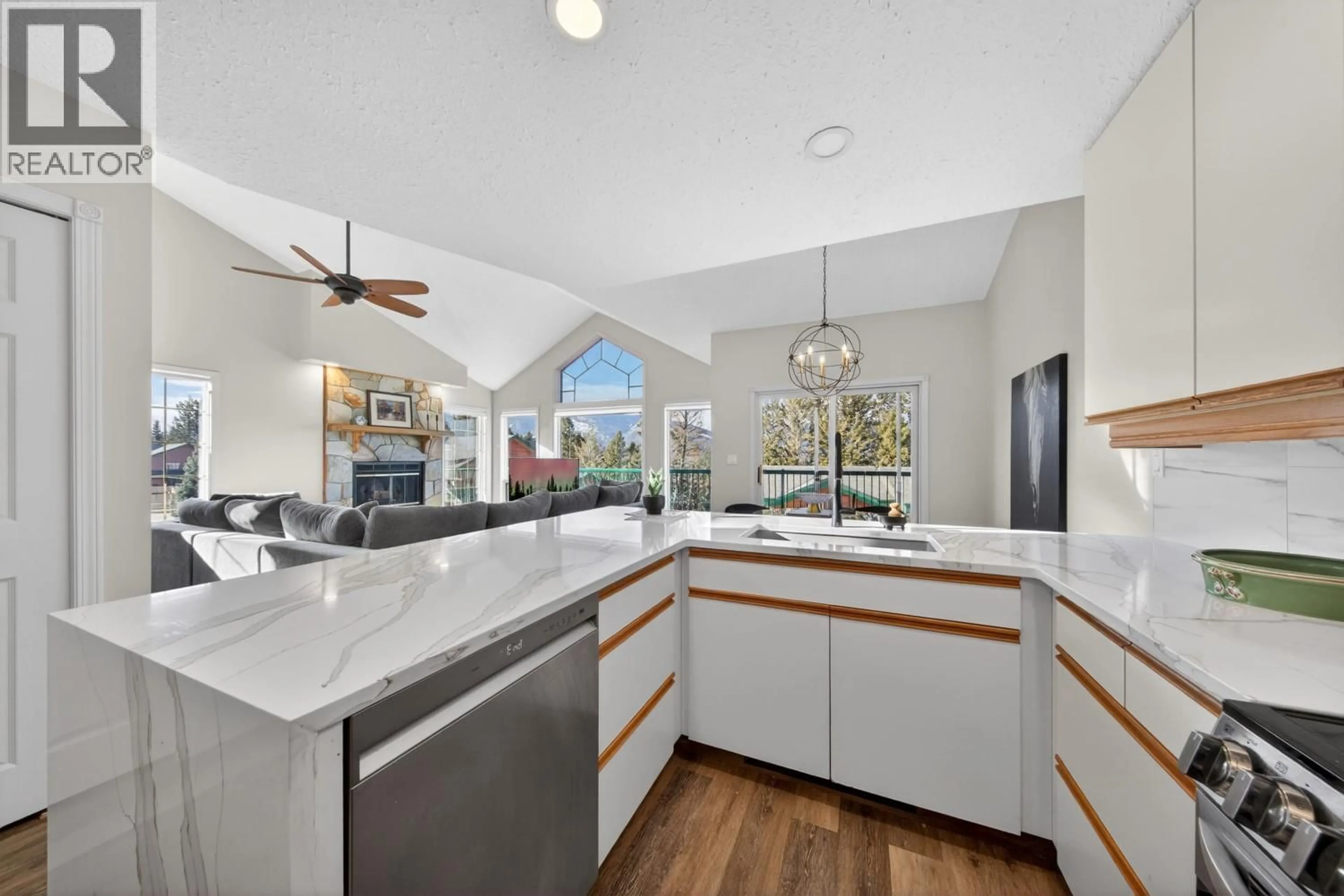 Open concept kitchen, ceramic/tile floor for 605 - 5155 FAIRWAY DRIVE, Fairmont Hot Springs British Columbia V0B1L1