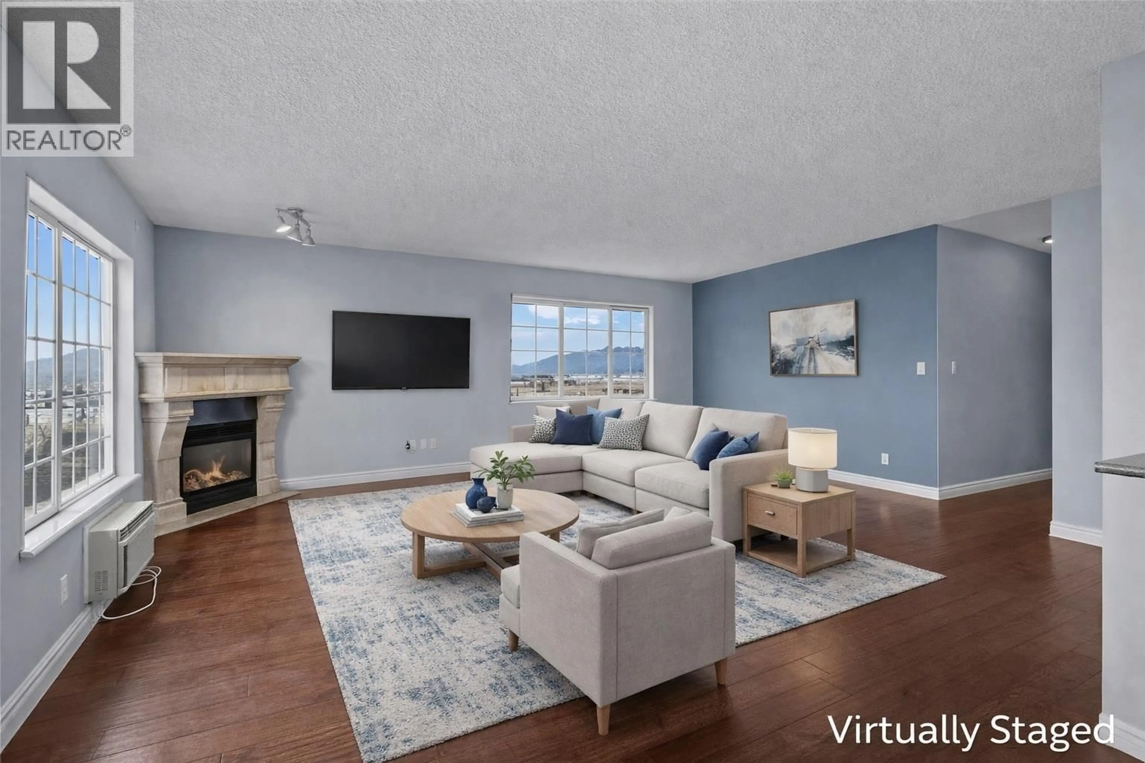 Living room with furniture, unknown for 310 - 875 SAHALI TERRACE, Kamloops British Columbia V2C6W8