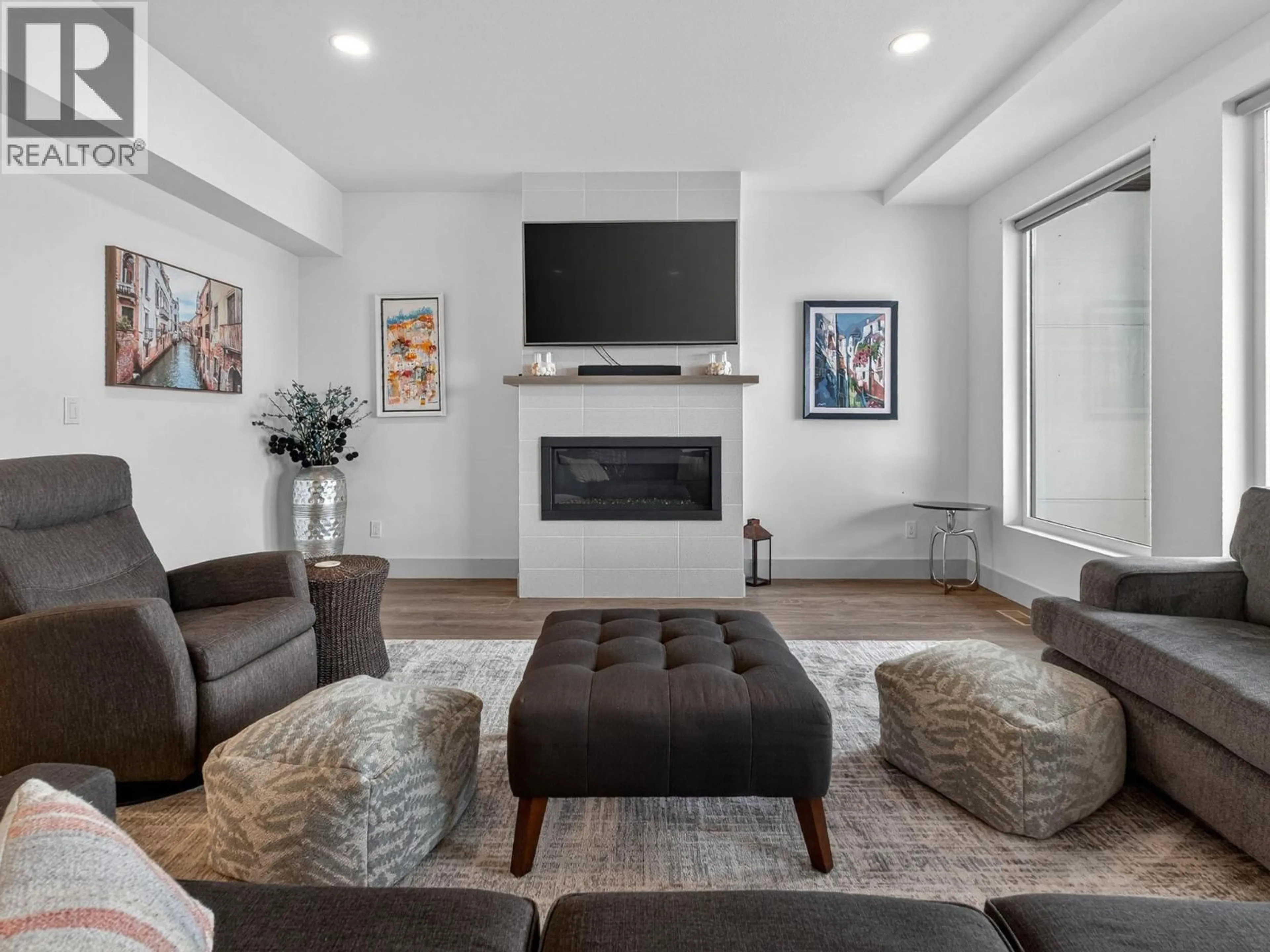 Living room with furniture, unknown for 6 - 269 DIAMOND WAY, Vernon British Columbia V1H0A3