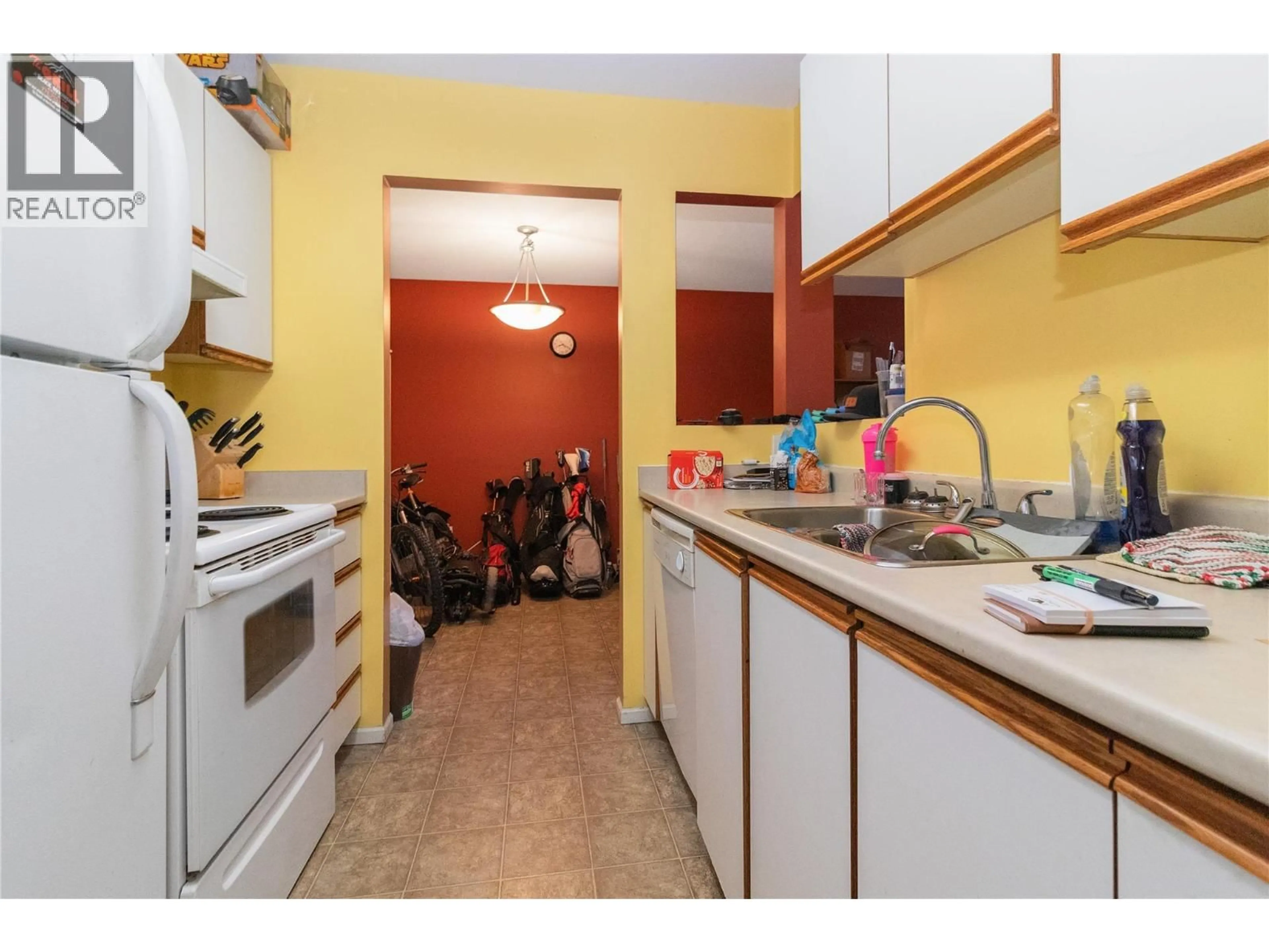 Standard kitchen, unknown for 403 - 2025 BARON ROAD, Kelowna British Columbia V1X7G3