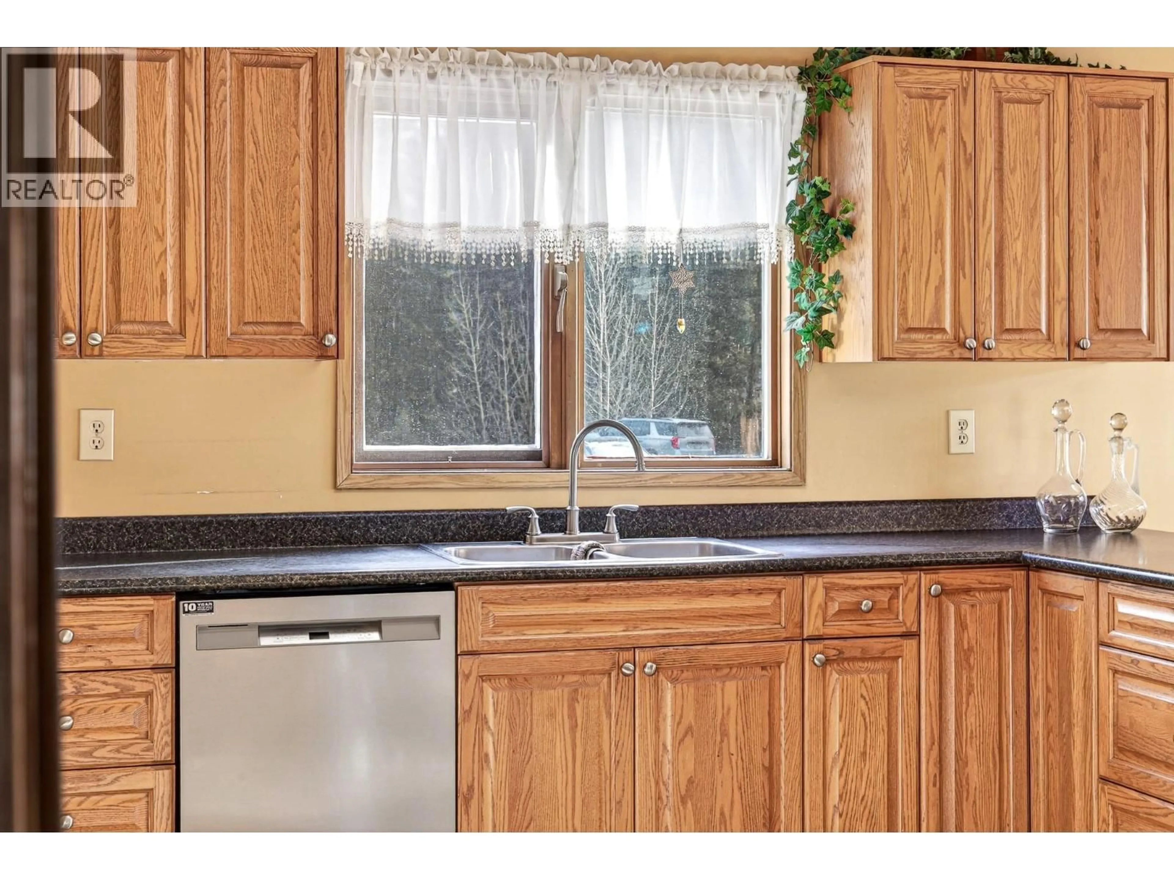Standard kitchen, unknown for 1329 CYPRESS DRIVE, Sparwood British Columbia V0B2G2