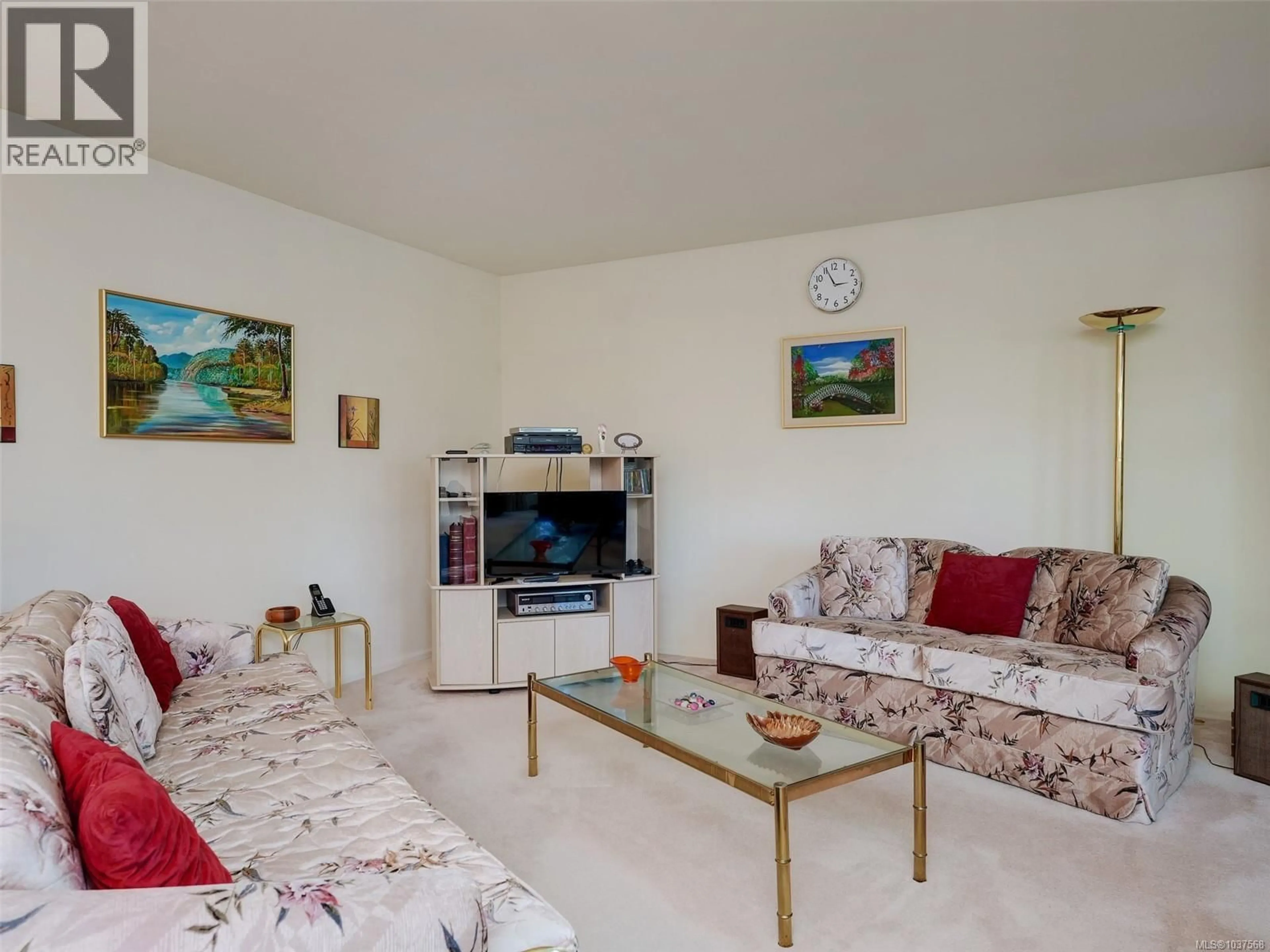Living room with furniture, unknown for 2 - 1309 MCKENZIE AVENUE, Saanich British Columbia V8P2M1