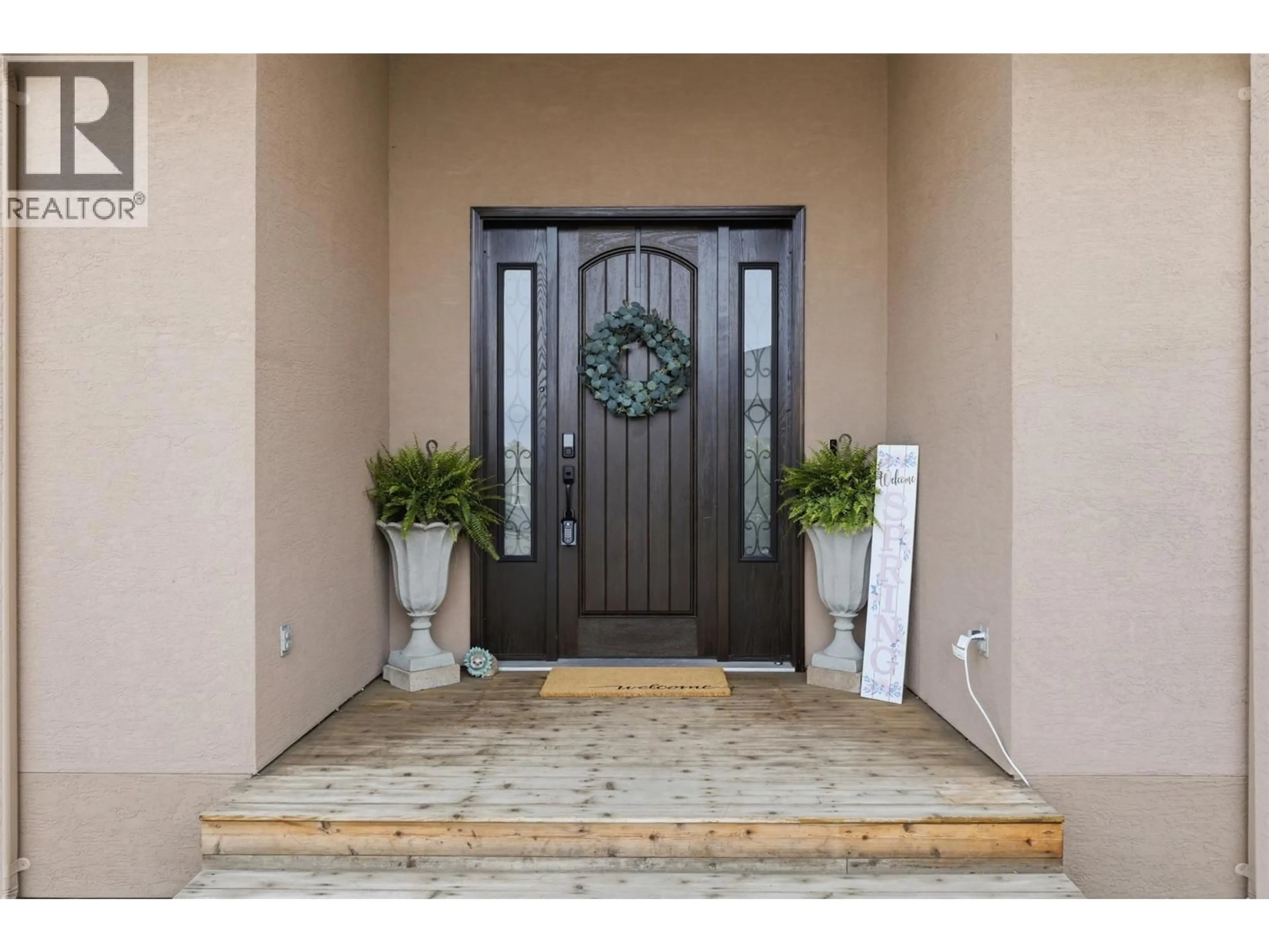 Indoor entryway for 2001 HUGH ALLAN DRIVE, Kamloops British Columbia V1S2B6