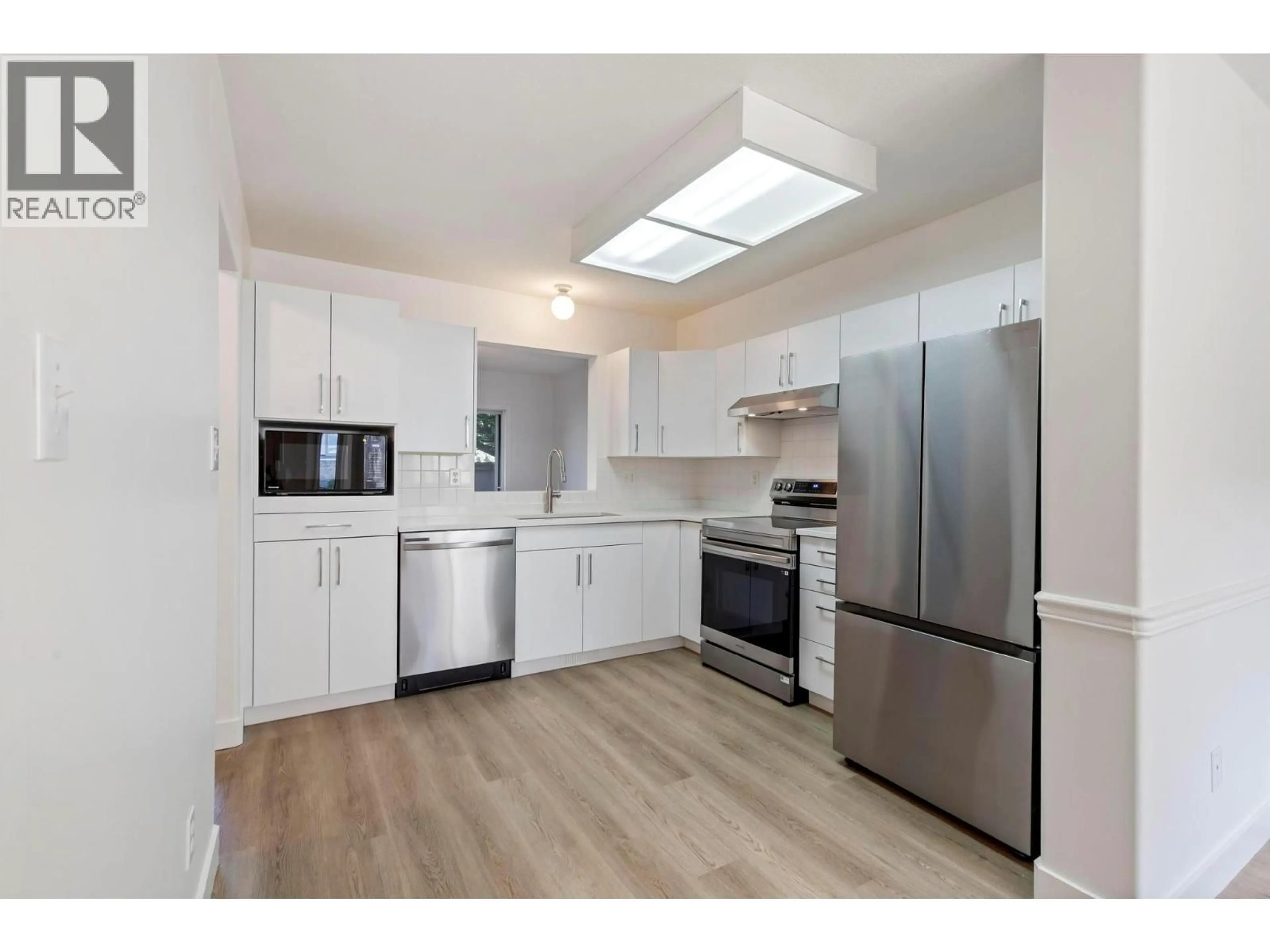 Standard kitchen, unknown for 18 - 313 WHITMAN ROAD, Kelowna British Columbia V1V2J4