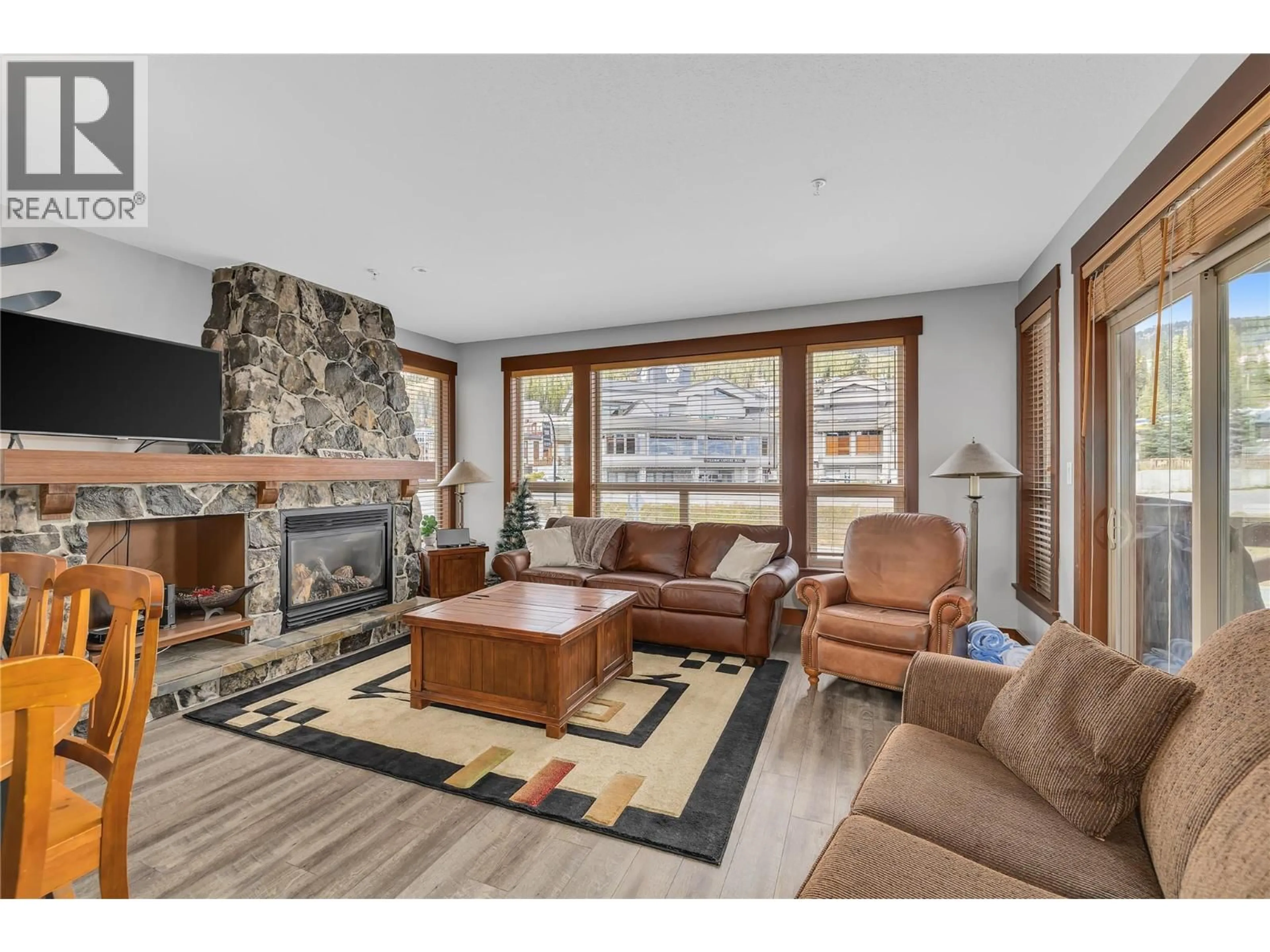 Living room with furniture, unknown for 305 - 5300 BIG WHITE ROAD, Big White British Columbia V1P1P3