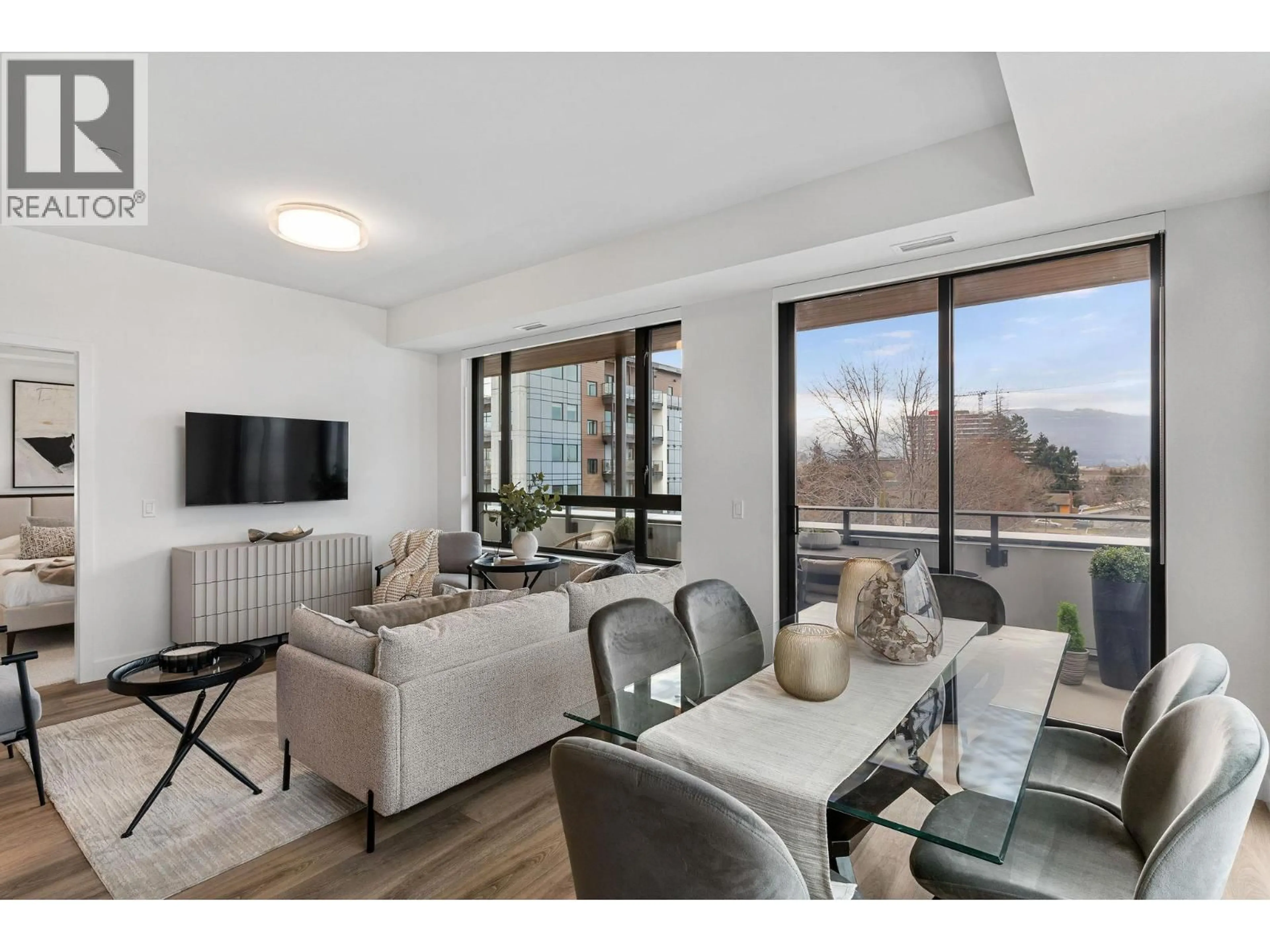 Living room with furniture, unknown for 311 - 3051 ABBOTT STREET, Kelowna British Columbia V1Y0P1