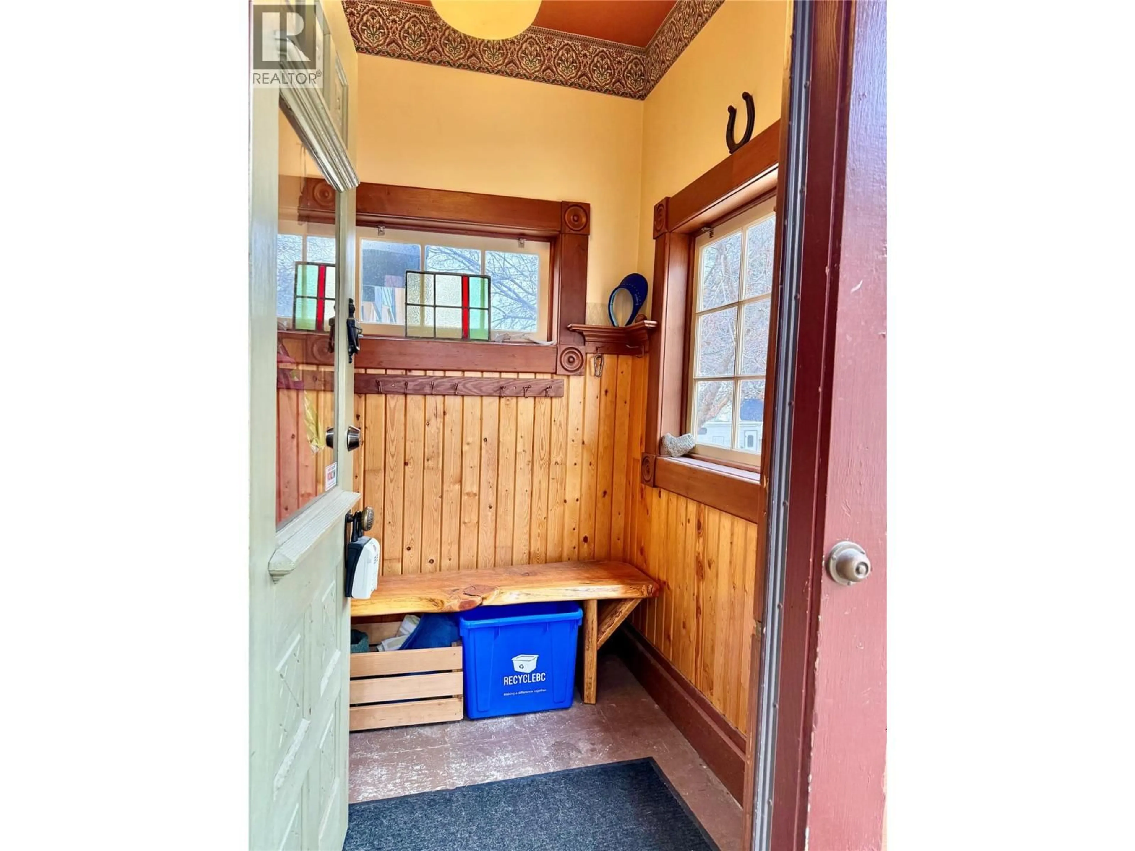 Indoor entryway for 267 LONG LAKE AVENUE, Greenwood British Columbia V0H1J0