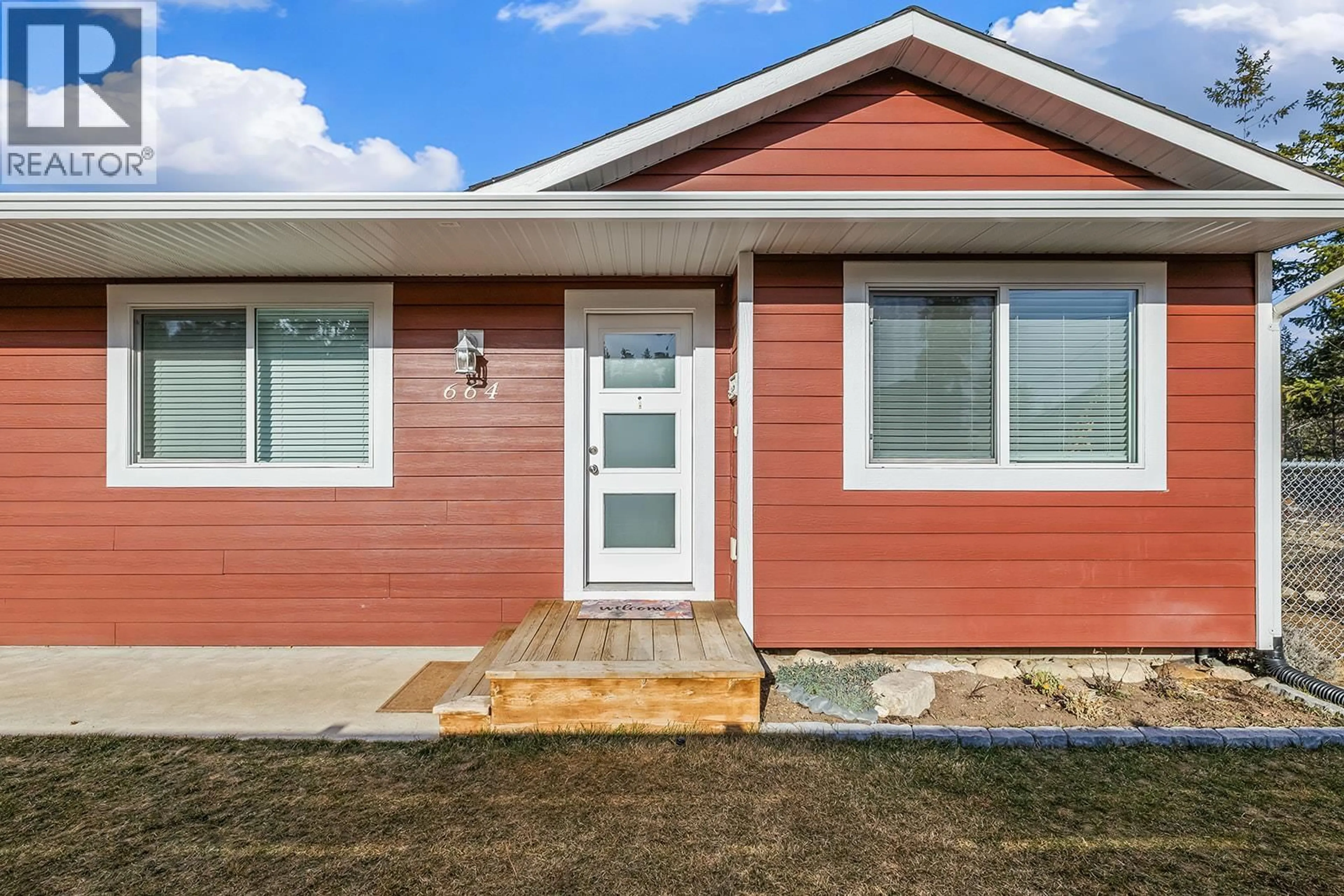 Home with vinyl exterior material, street for 664 MUIR ROAD, Kelowna British Columbia V1Z3W1