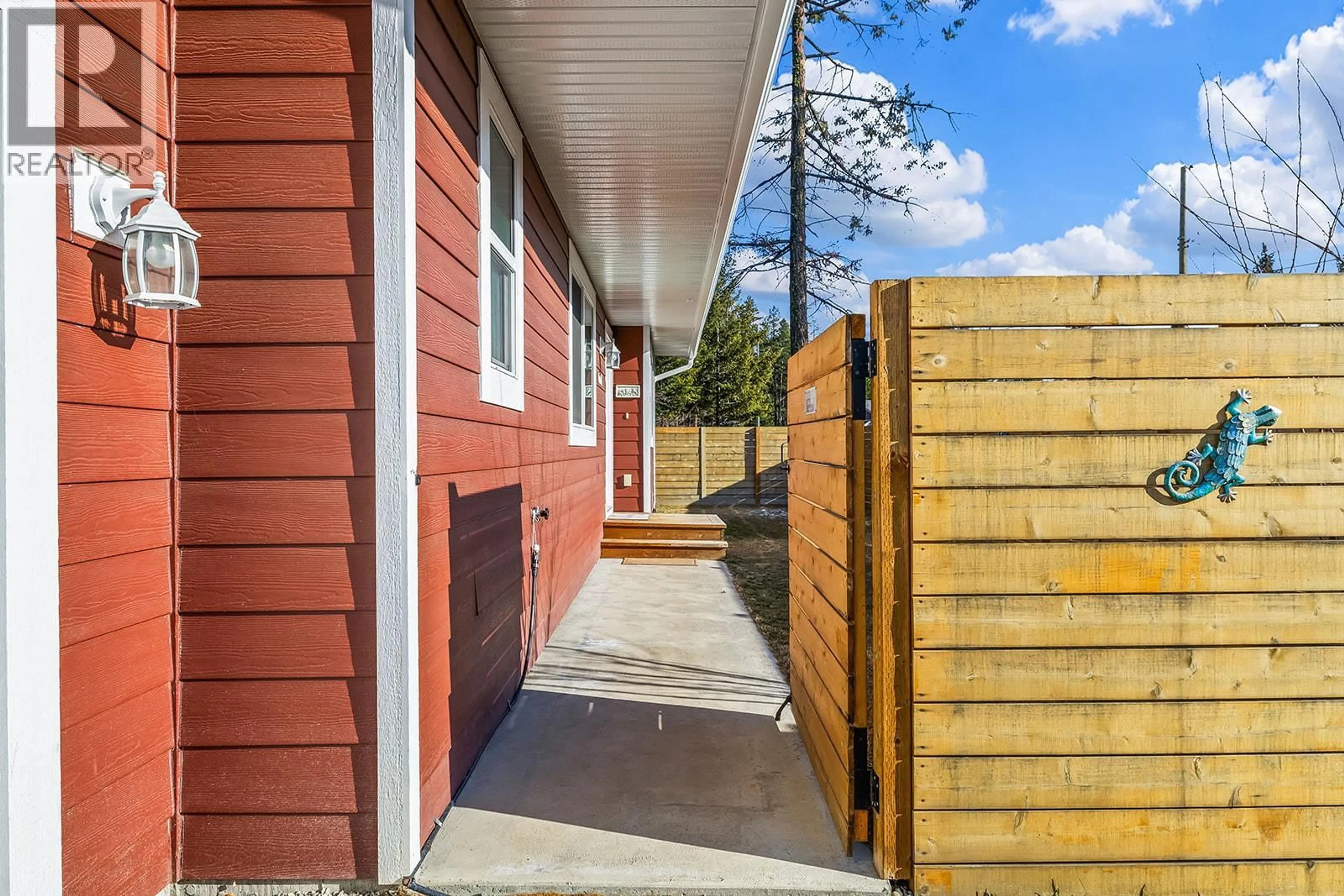 Patio, street for 664 MUIR ROAD, Kelowna British Columbia V1Z3W1