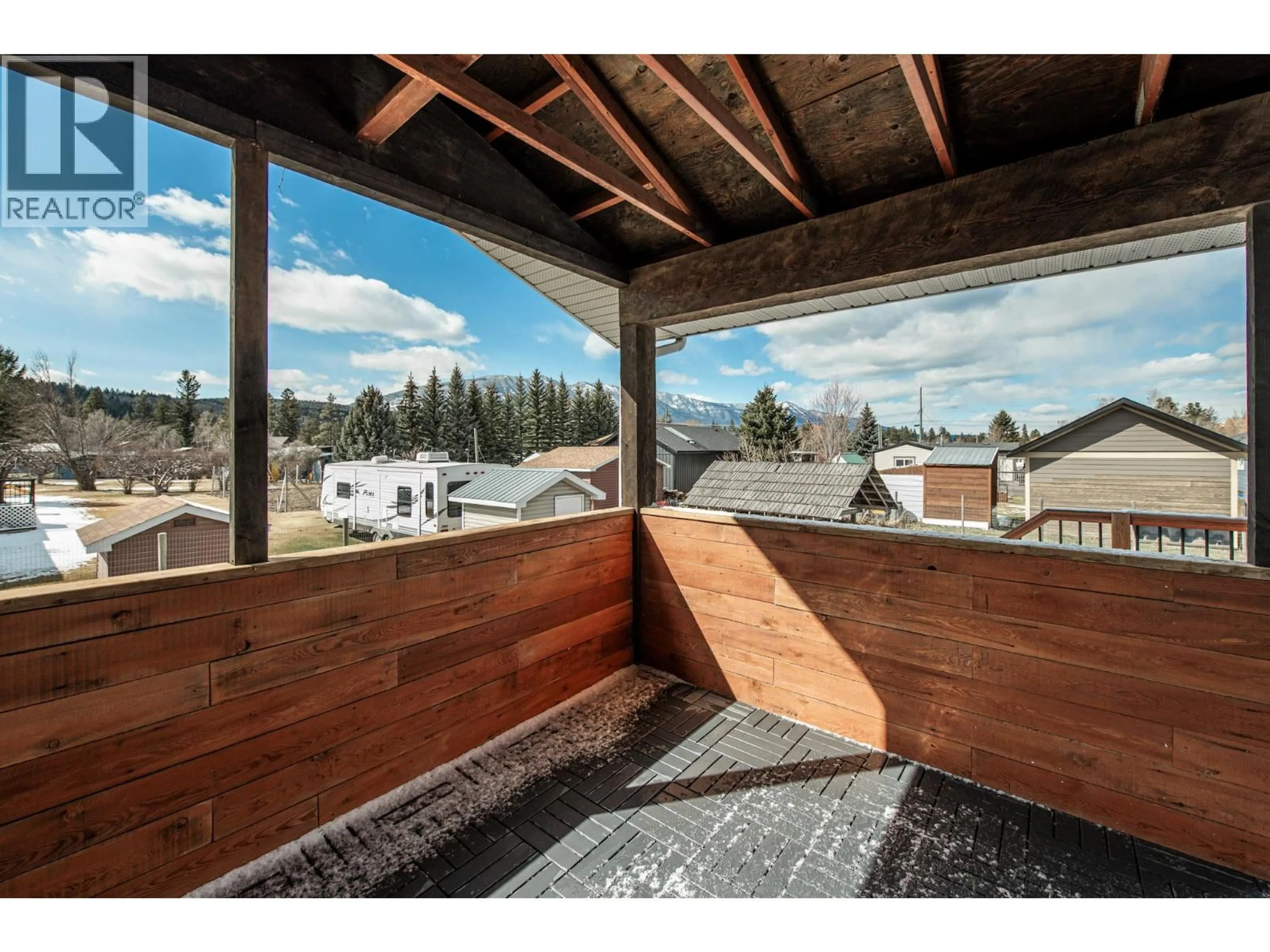 Patio, mountain view for 4771 BAILLIE GROHMAN AVENUE, Canal Flats British Columbia v0b1b0