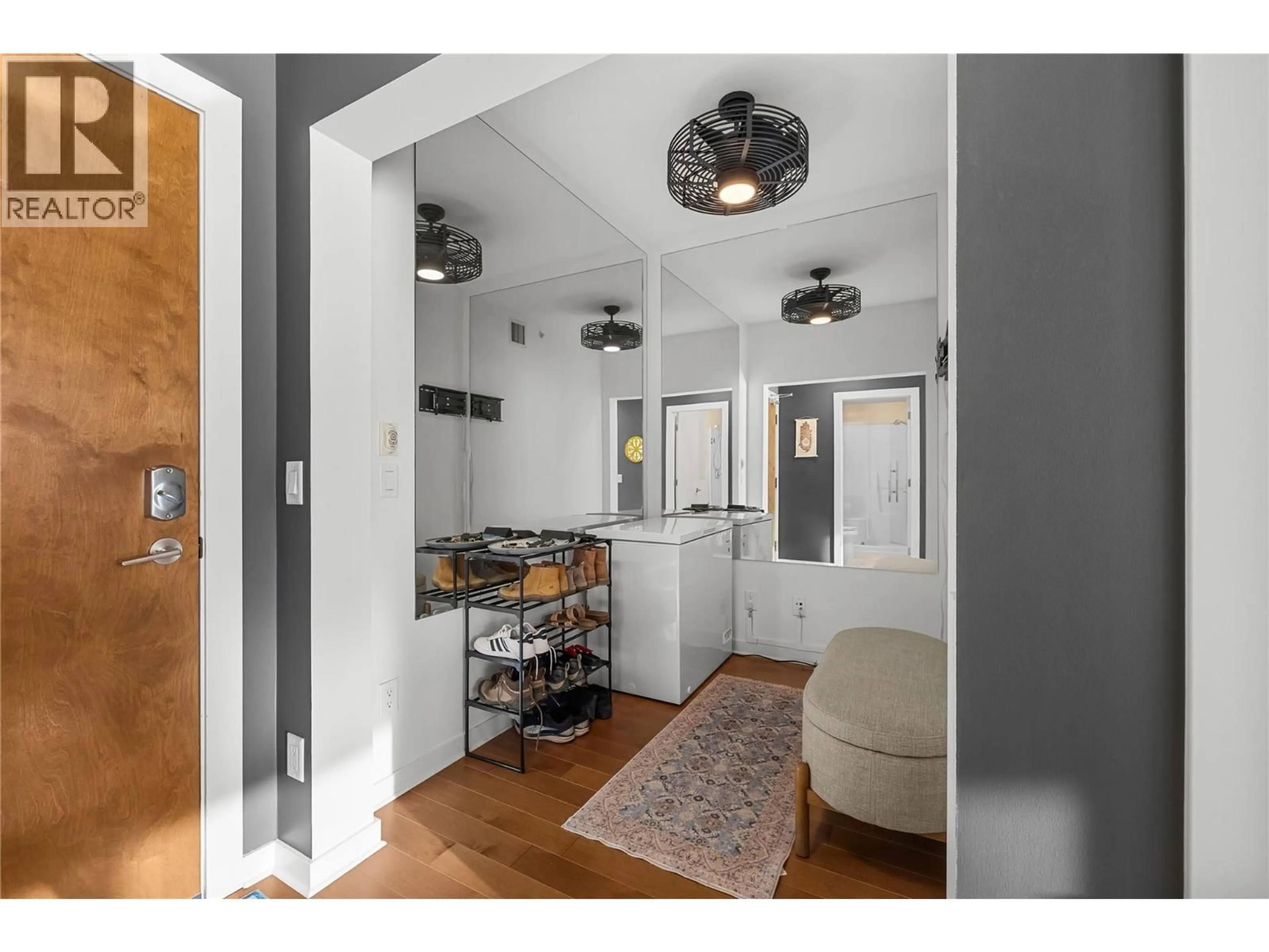 Indoor entryway for 2107 - 1075 SUNSET DRIVE, Kelowna British Columbia V1Y9Y9