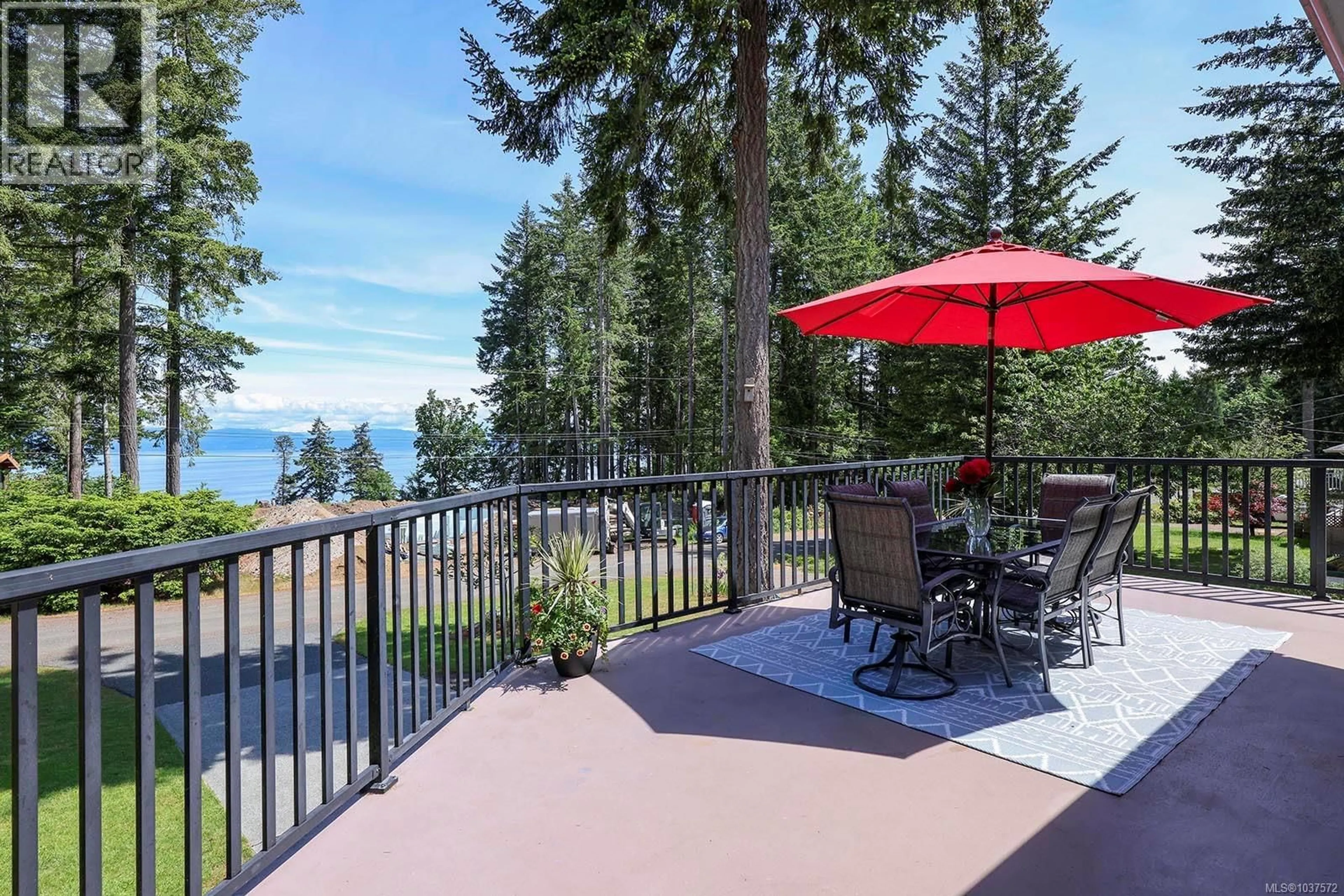 Patio, water/lake/river/ocean view for 8045 HARMONY CRESCENT, Merville British Columbia V0R2M0