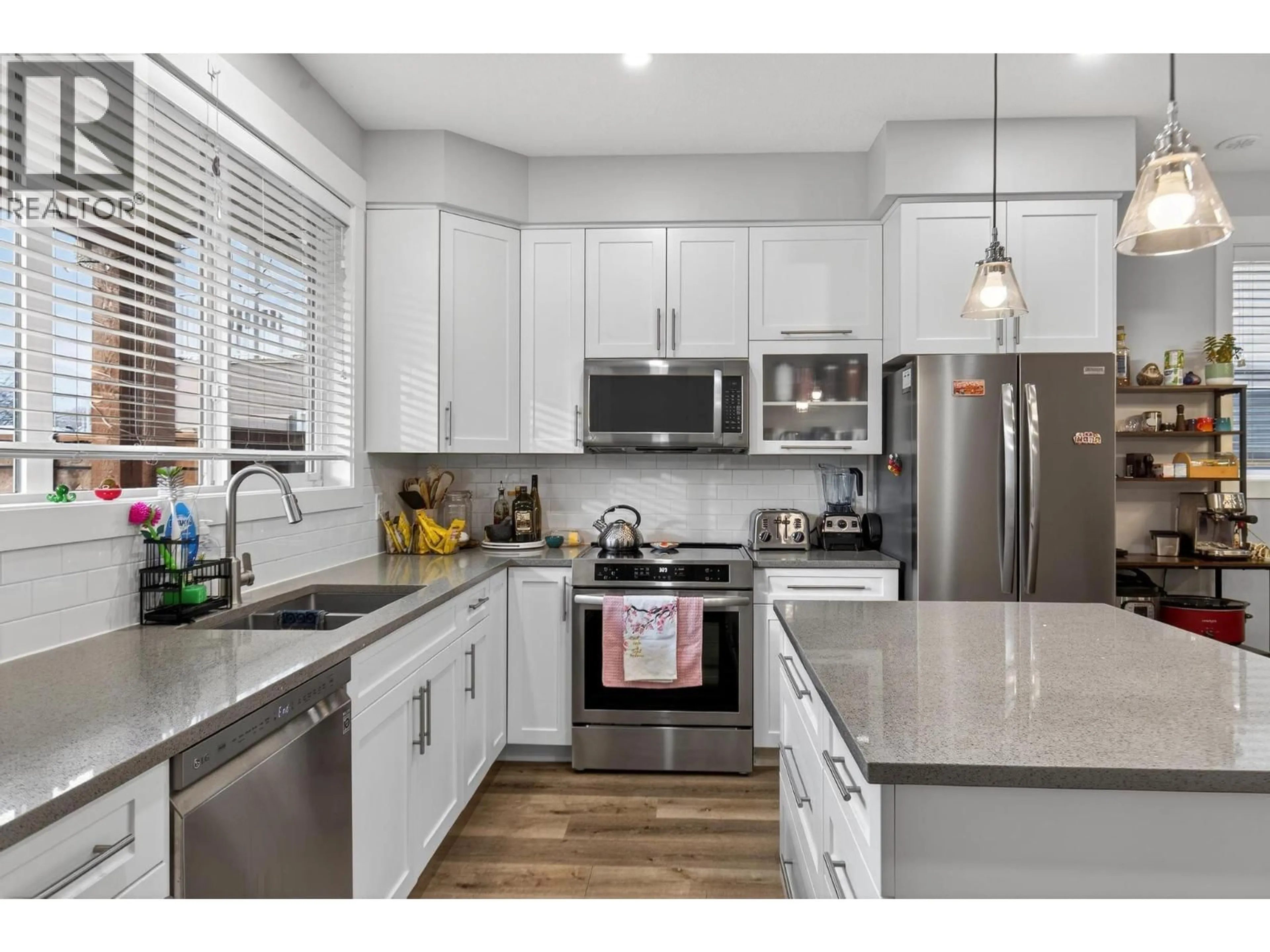 Open concept kitchen, unknown for 1930 ETHEL STREET, Kelowna British Columbia V1Y2Z5