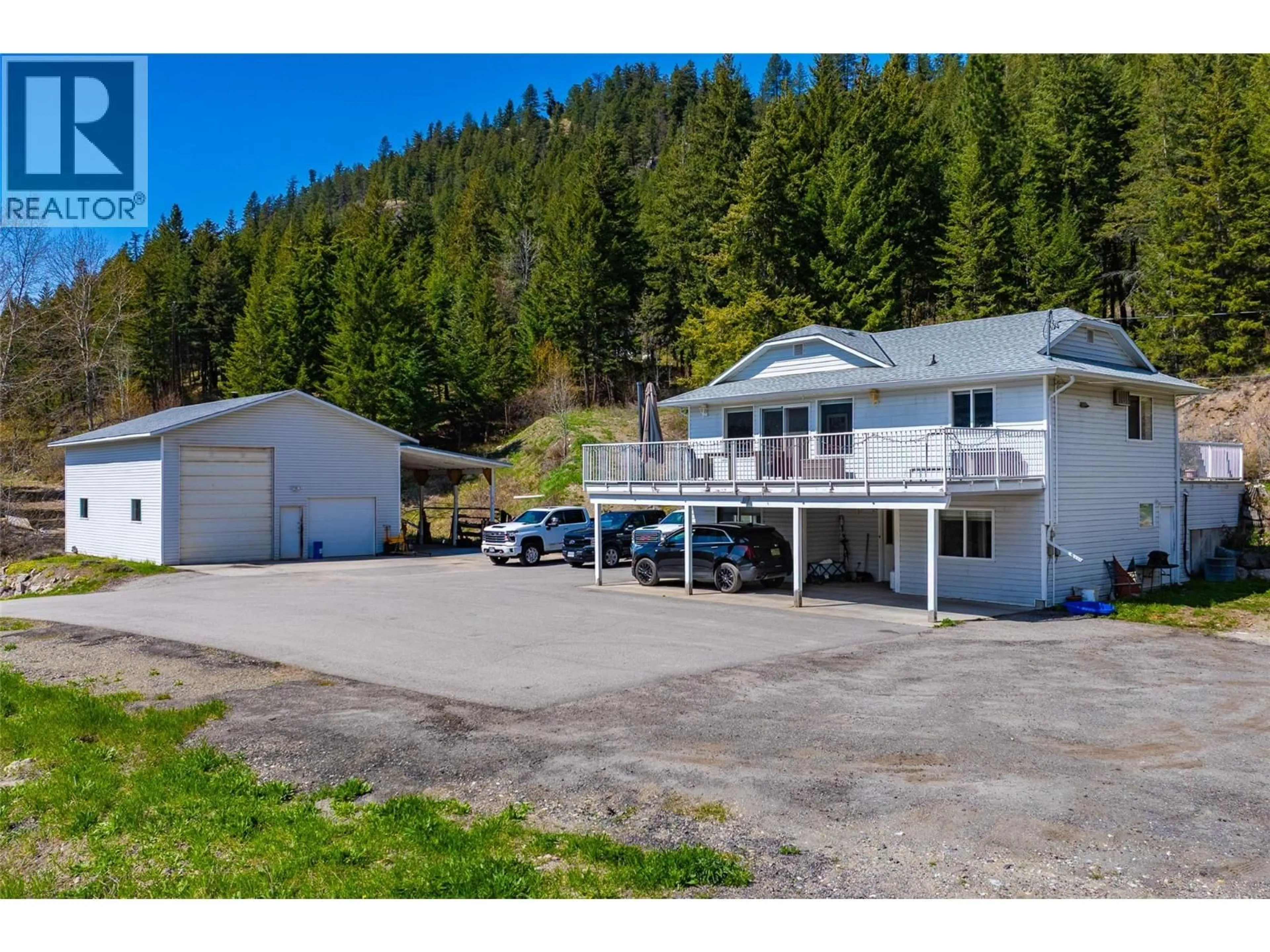 Indoor garage for 7114 GOSHAWK ROAD, Kelowna British Columbia V1P1H9