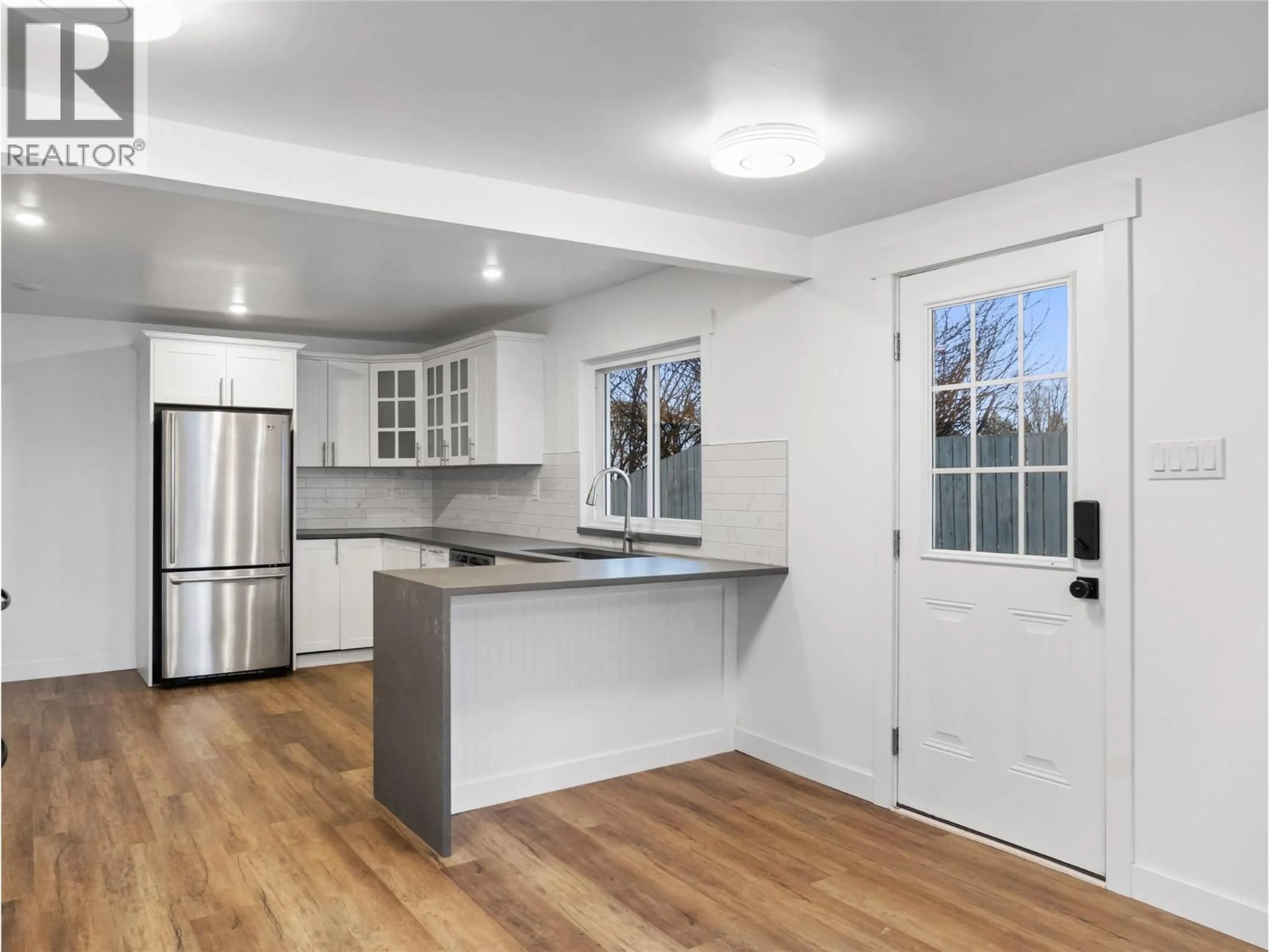 Open concept kitchen, unknown for 809 95 AVENUE, Dawson Creek British Columbia V1G1H6