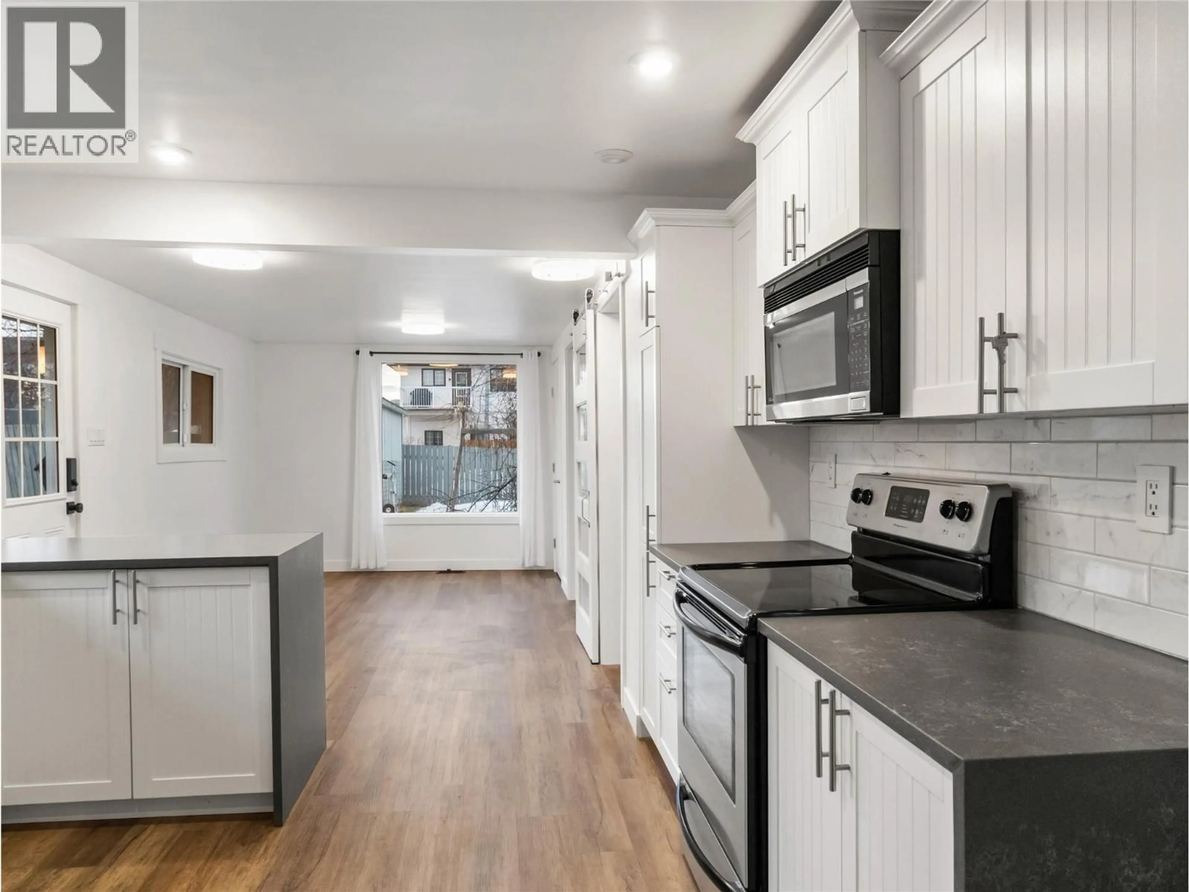 Open concept kitchen, unknown for 809 95 AVENUE, Dawson Creek British Columbia V1G1H6