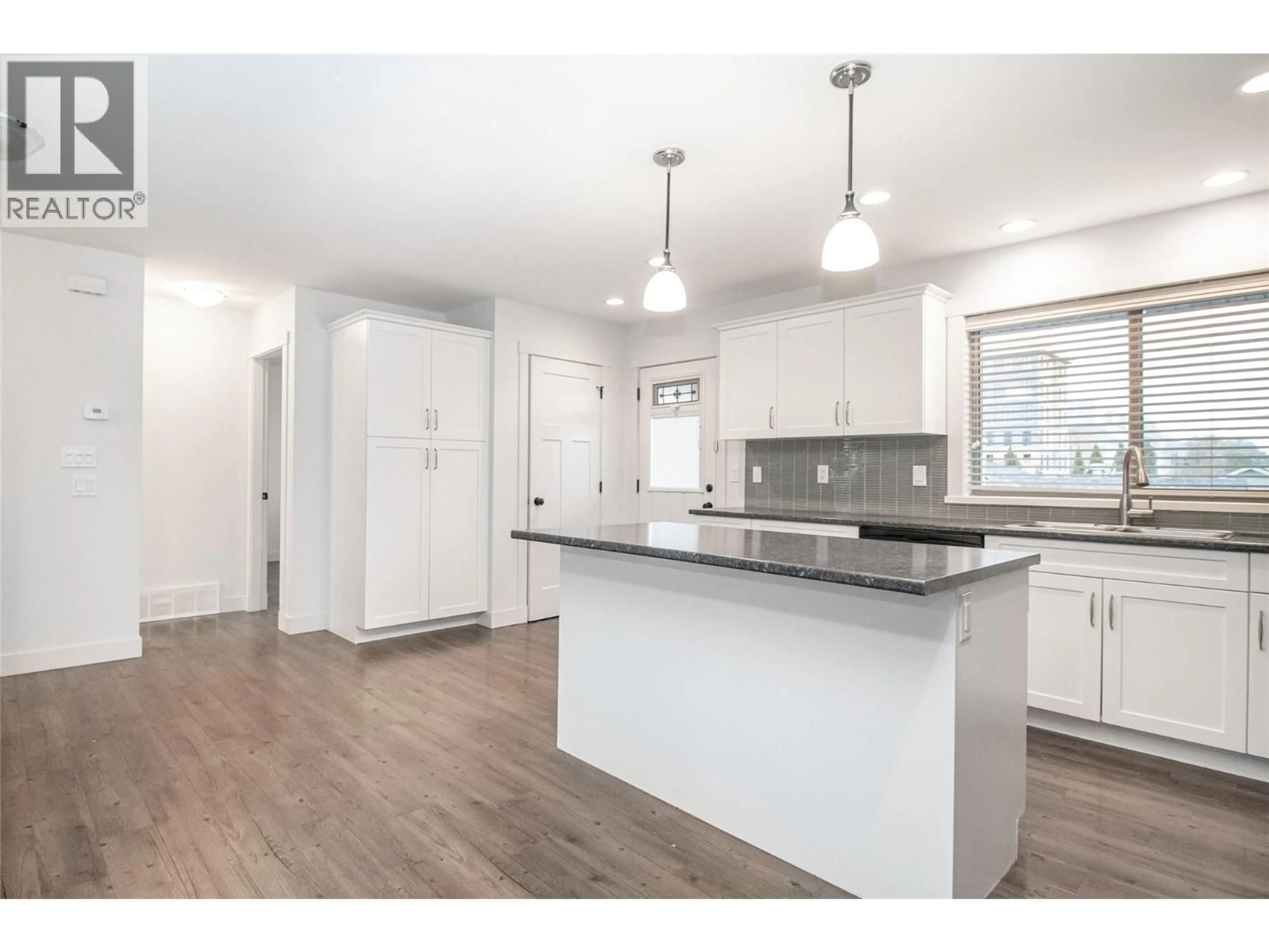 Open concept kitchen, unknown for 560 CHRISTLETON AVENUE, Kelowna British Columbia V1Y5J2