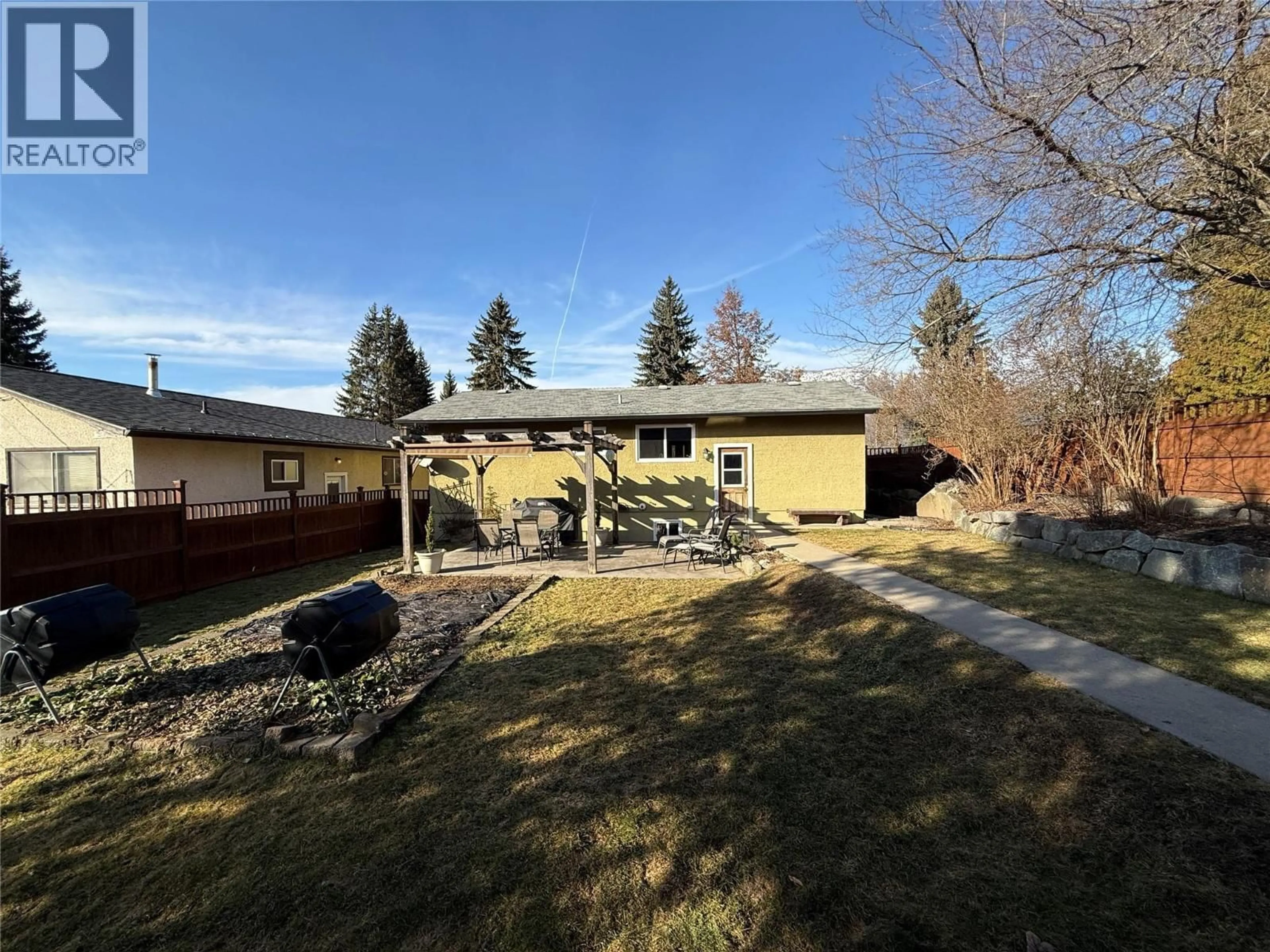 A pic from outside/outdoor area/front of a property/back of a property/a pic from drone, street for 224 HOWE STREET, Nelson British Columbia V1L5M8