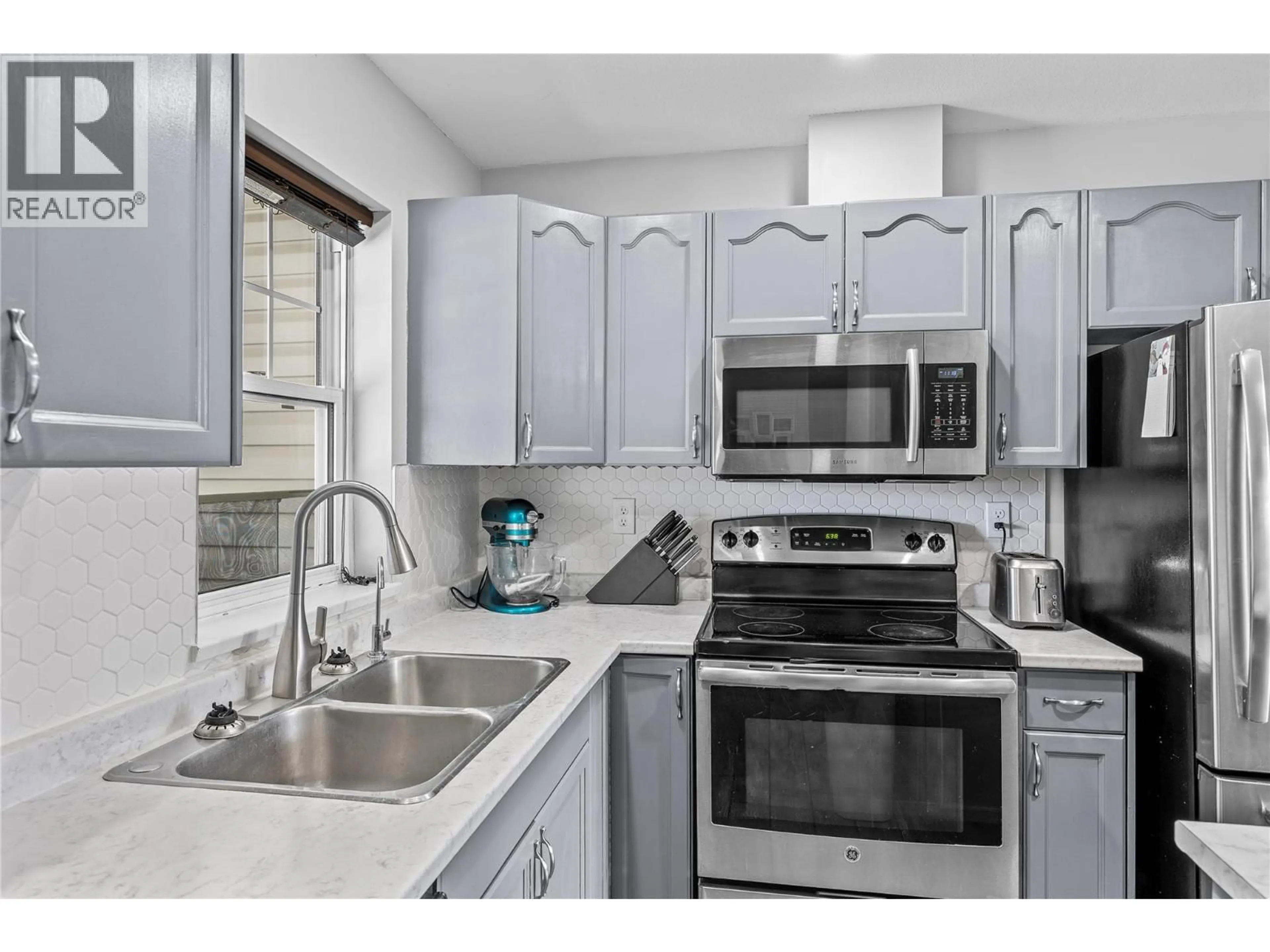 Standard kitchen, unknown for 14 - 2395 PLEASANT VALLEY ROAD, Armstrong British Columbia V0E1B2