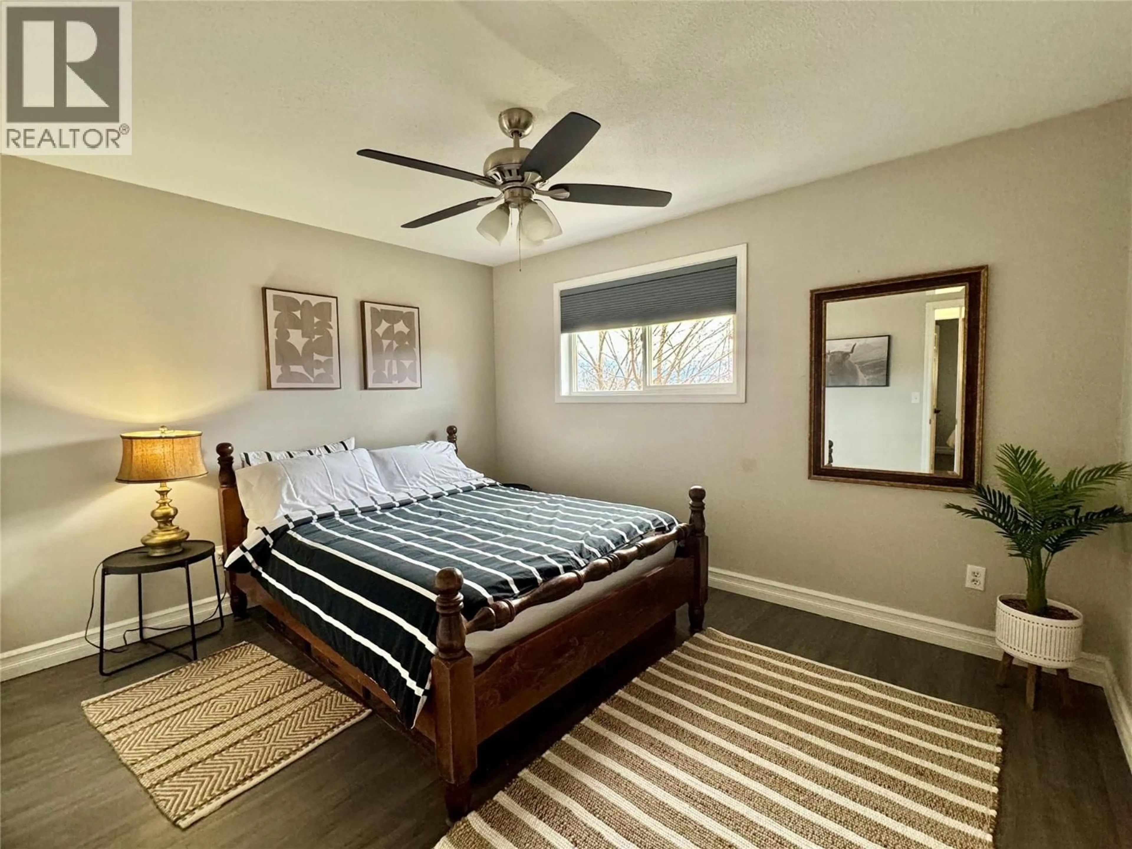 Bedroom with bed, unknown for 1885 GRANDVIEW AVENUE, Lumby British Columbia V0E2G0