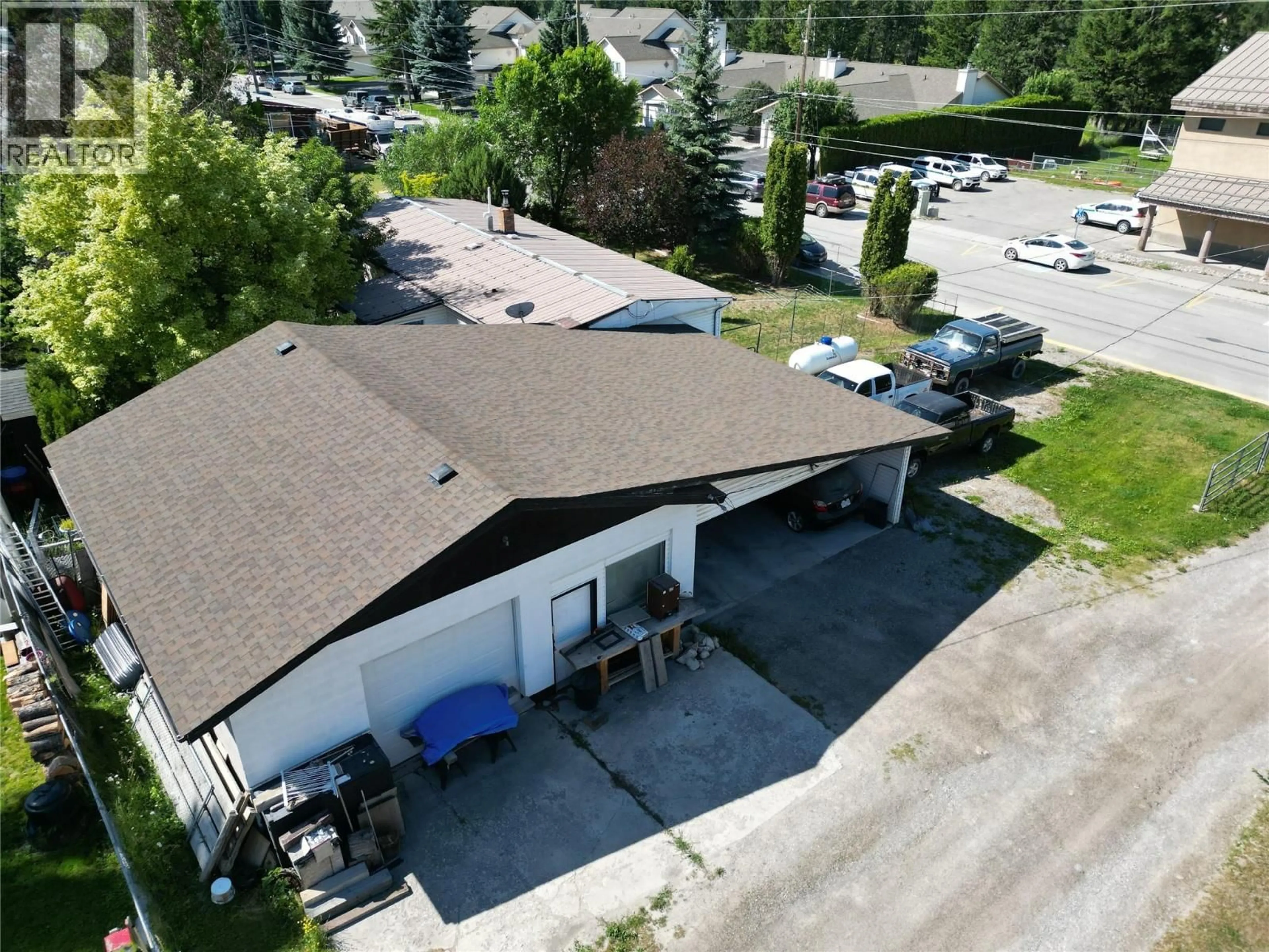 A pic from outside/outdoor area/front of a property/back of a property/a pic from drone, building for 7516 COLUMBIA AVENUE, Radium Hot Springs British Columbia V0A1M0