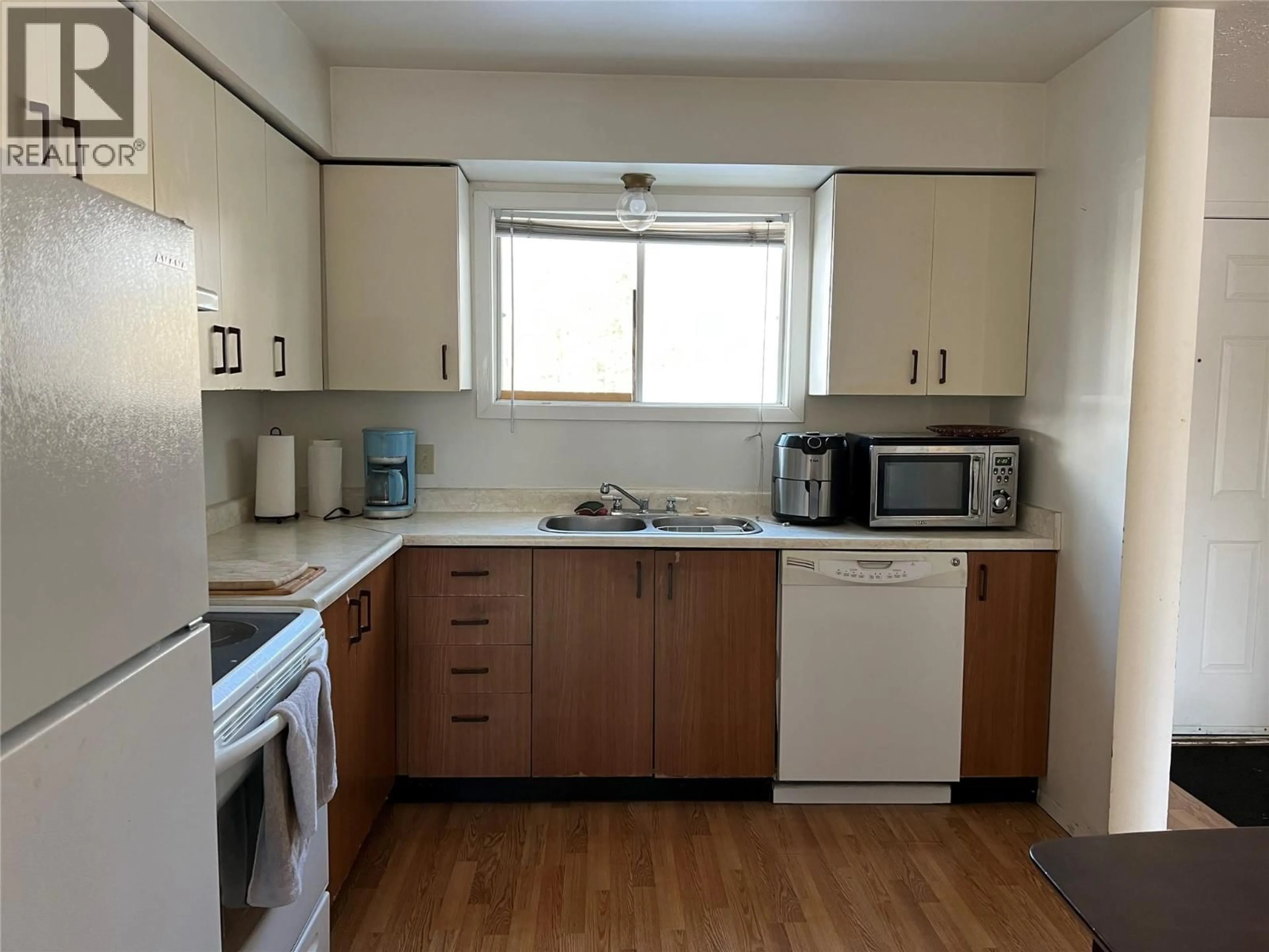 Standard kitchen, unknown for 242 SPIEKER AVENUE, Tumbler Ridge British Columbia V0C2W0
