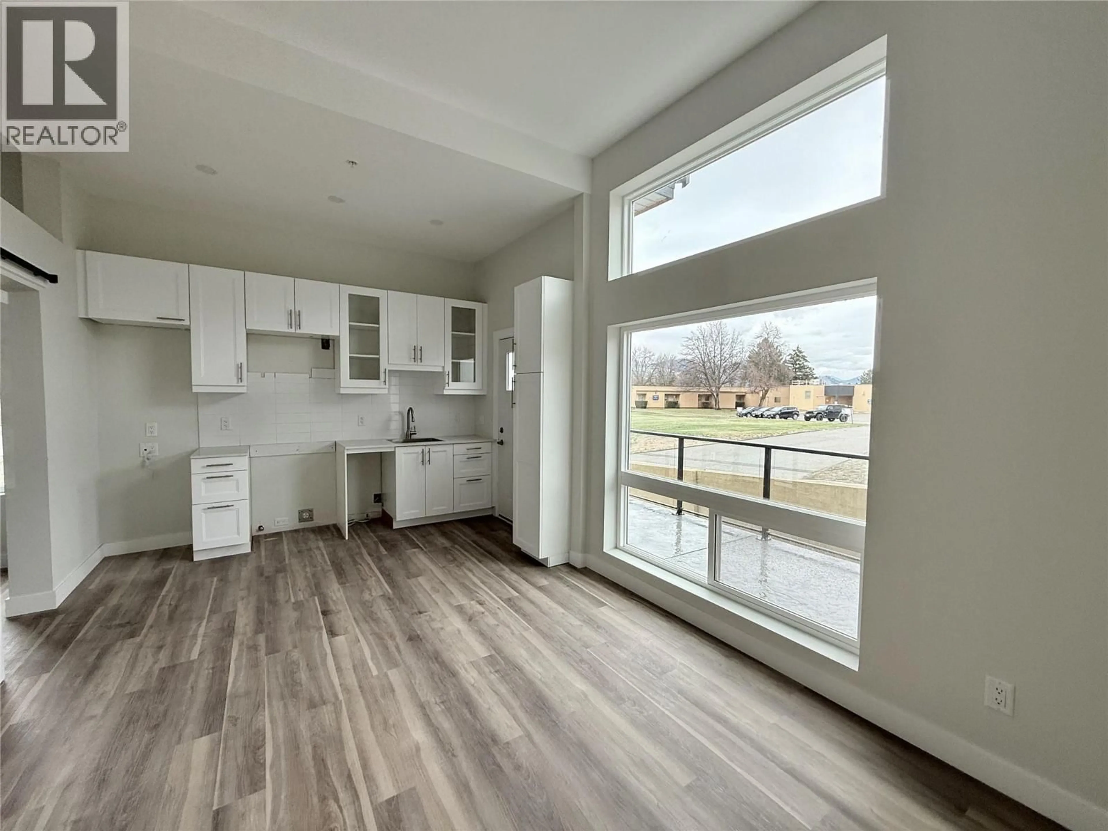 Open concept kitchen, unknown for 104 - 937 SPILLWAY ROAD, Oliver British Columbia V0H1T8