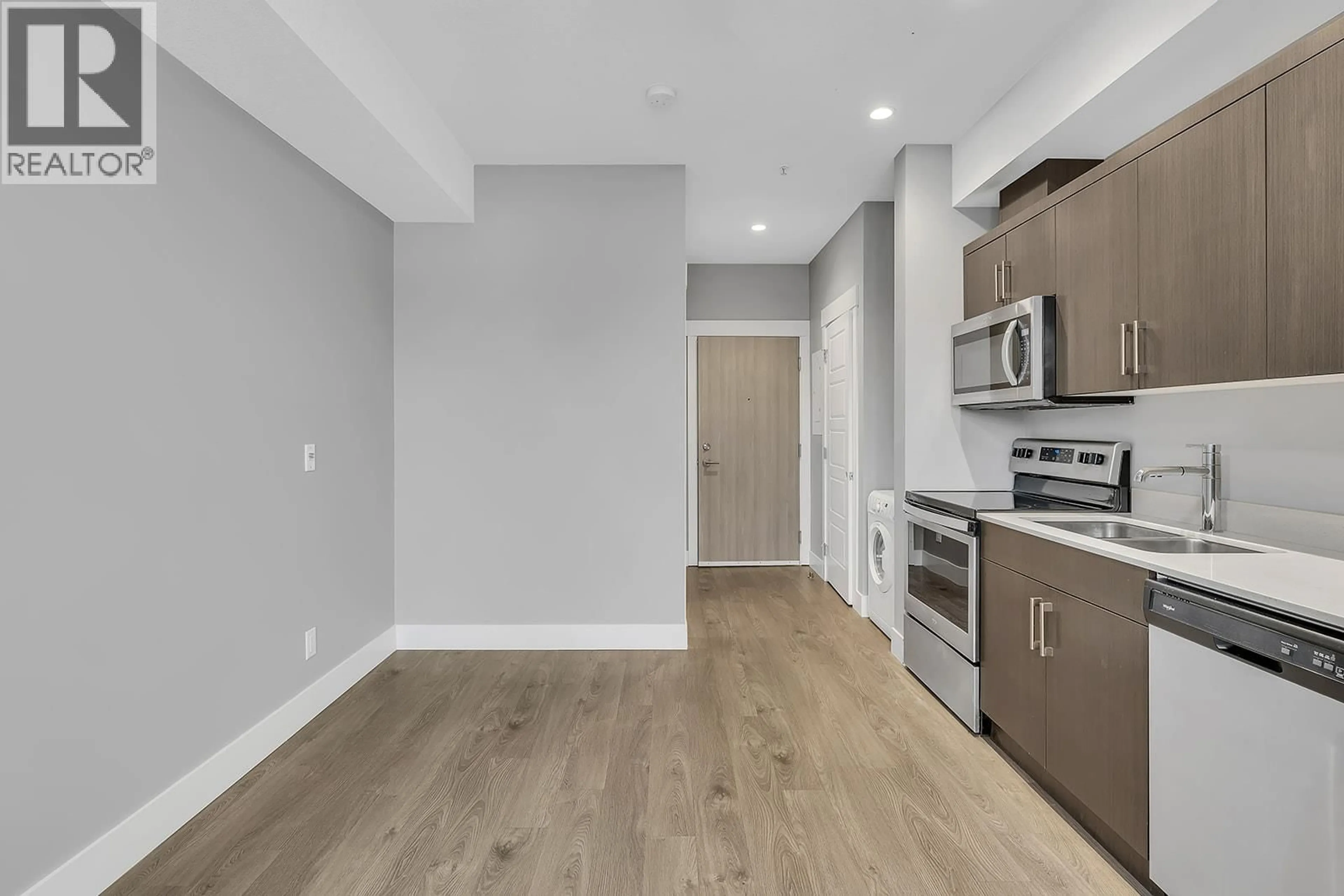 Unknown for 302 - 925 LEON AVENUE, Kelowna British Columbia V1Y0E5