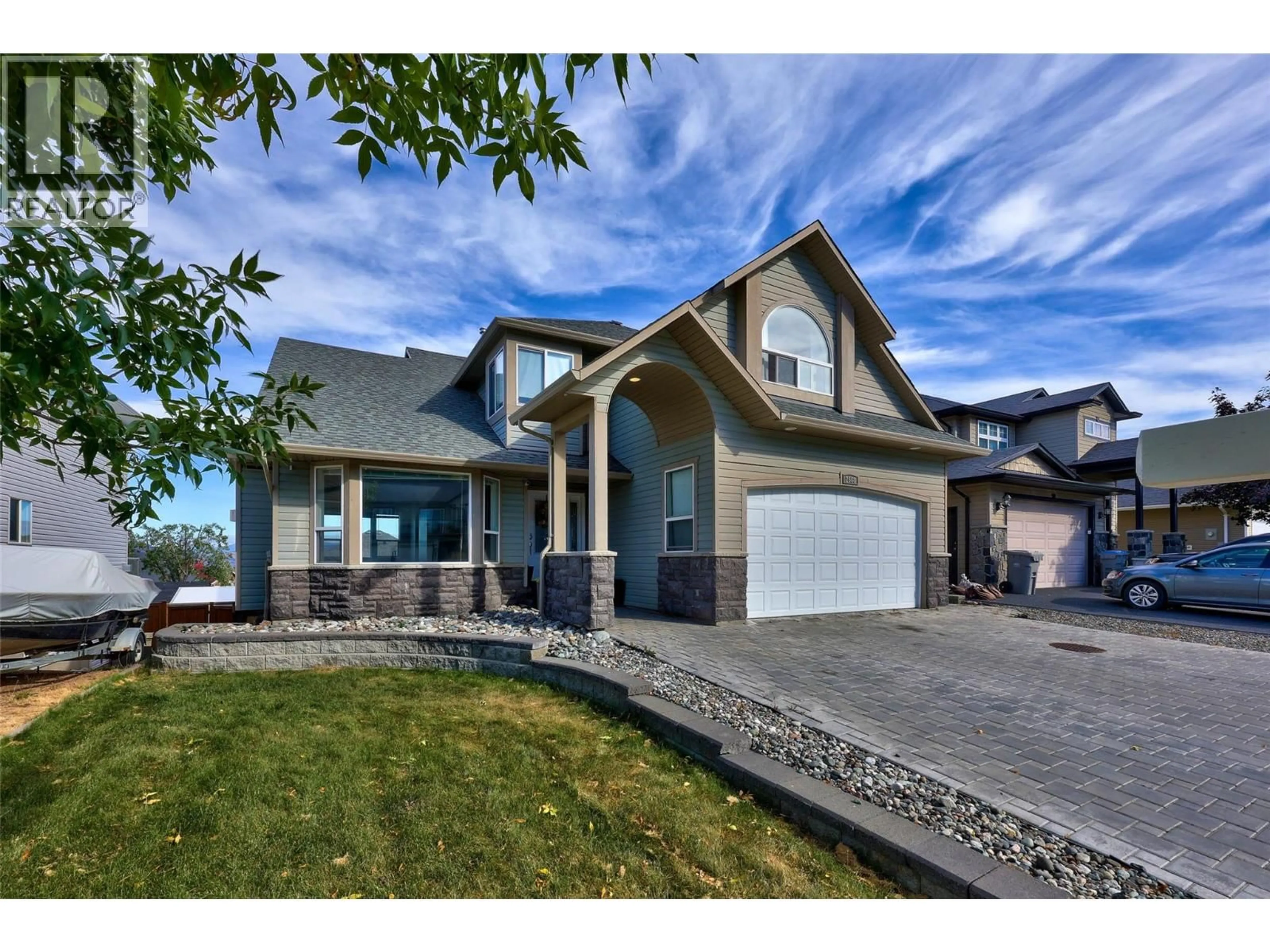 Home with vinyl exterior material, street for 2608 BENTALL DRIVE, Kamloops British Columbia V1S2B5