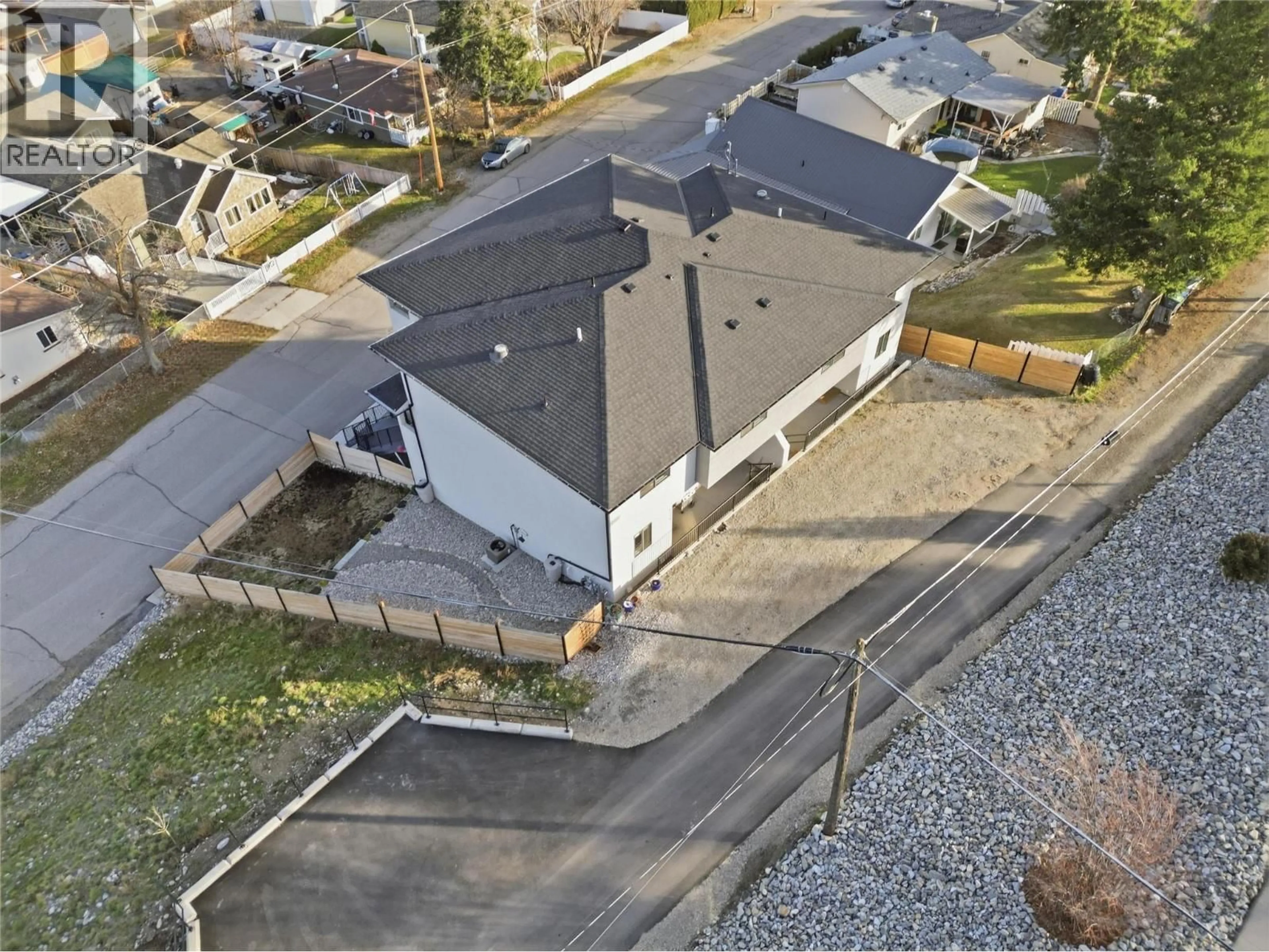 A pic from outside/outdoor area/front of a property/back of a property/a pic from drone, street for 6390 OKANAGAN STREET, Oliver British Columbia V0H1T0